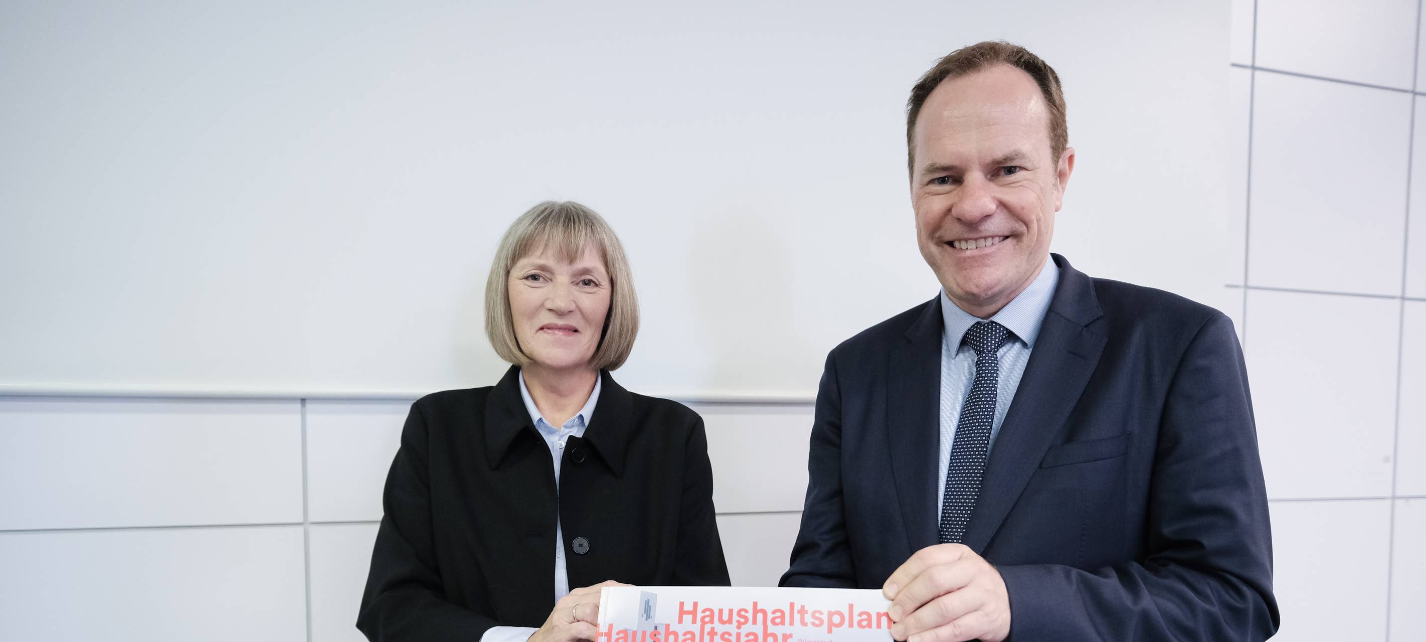 Düsseldorf: OB Keller legt Haushaltsentwurf vor