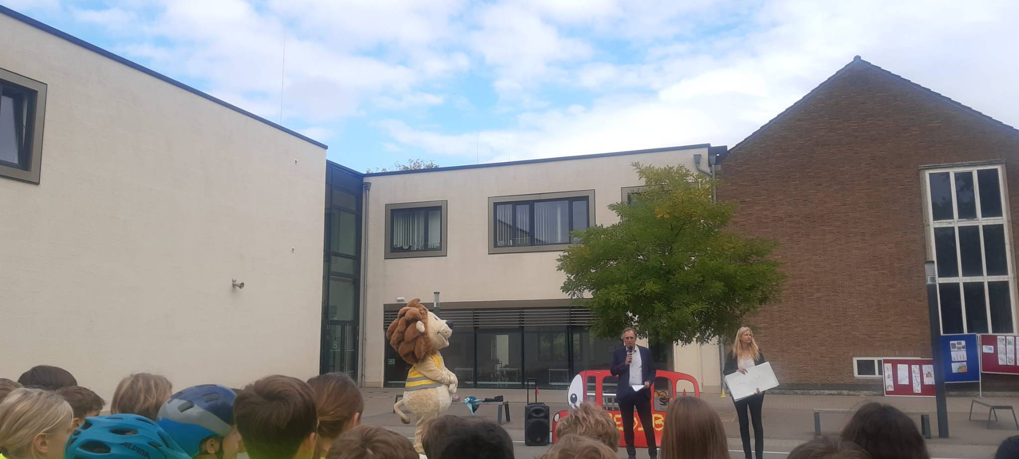 Erfolgreicher Walk-to-School-Day in Düsseldorf