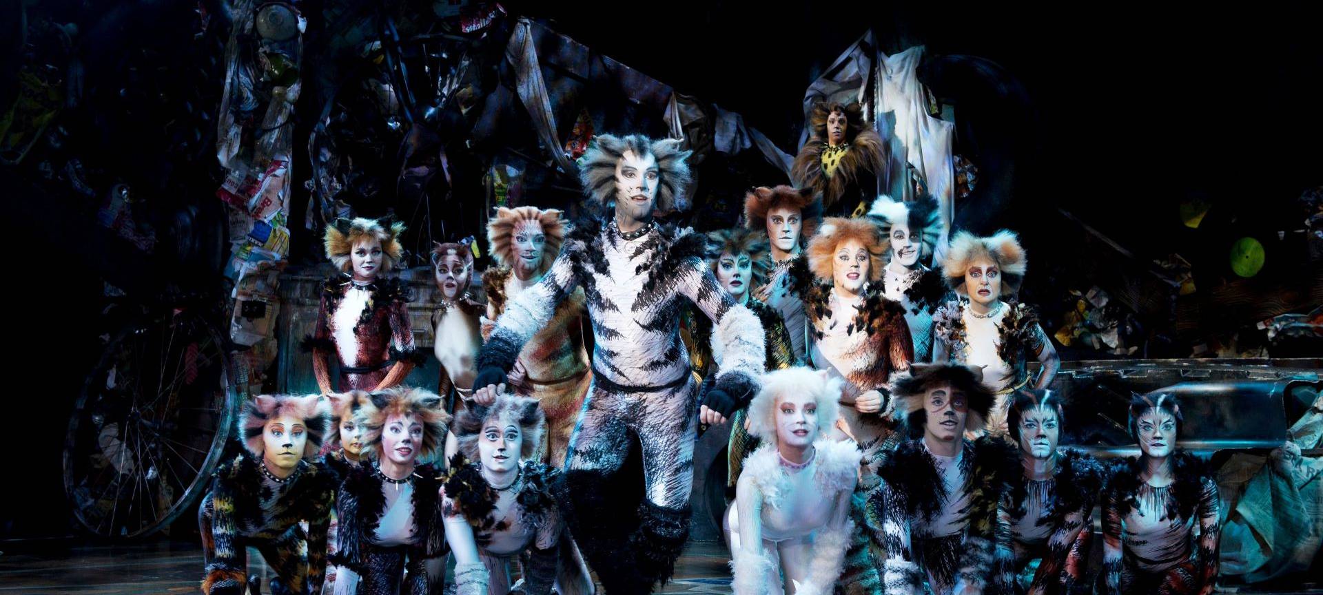 Ein Bühnenausschnitt aus dem Musical Cats.