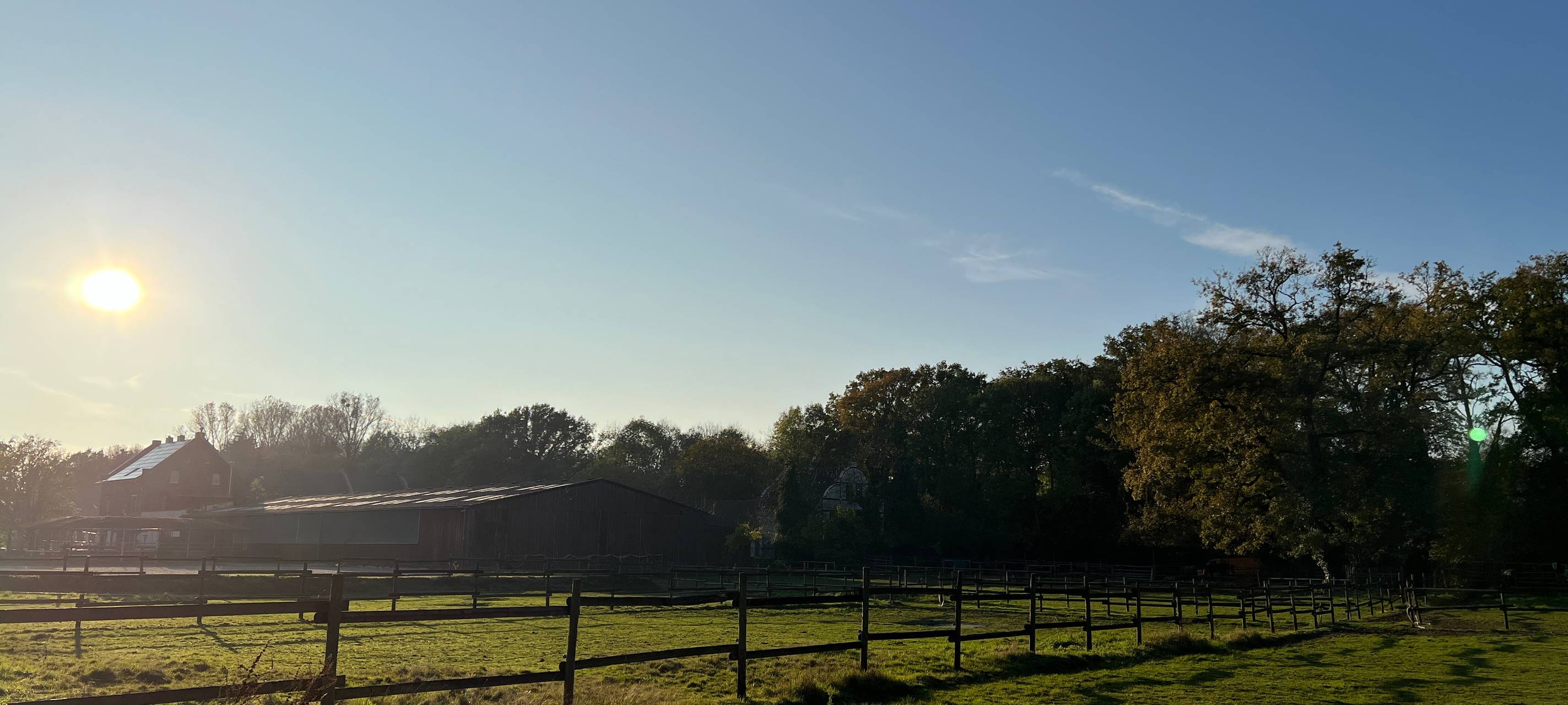 Außenreitplatz der Reitanlage Gut Hellerhof