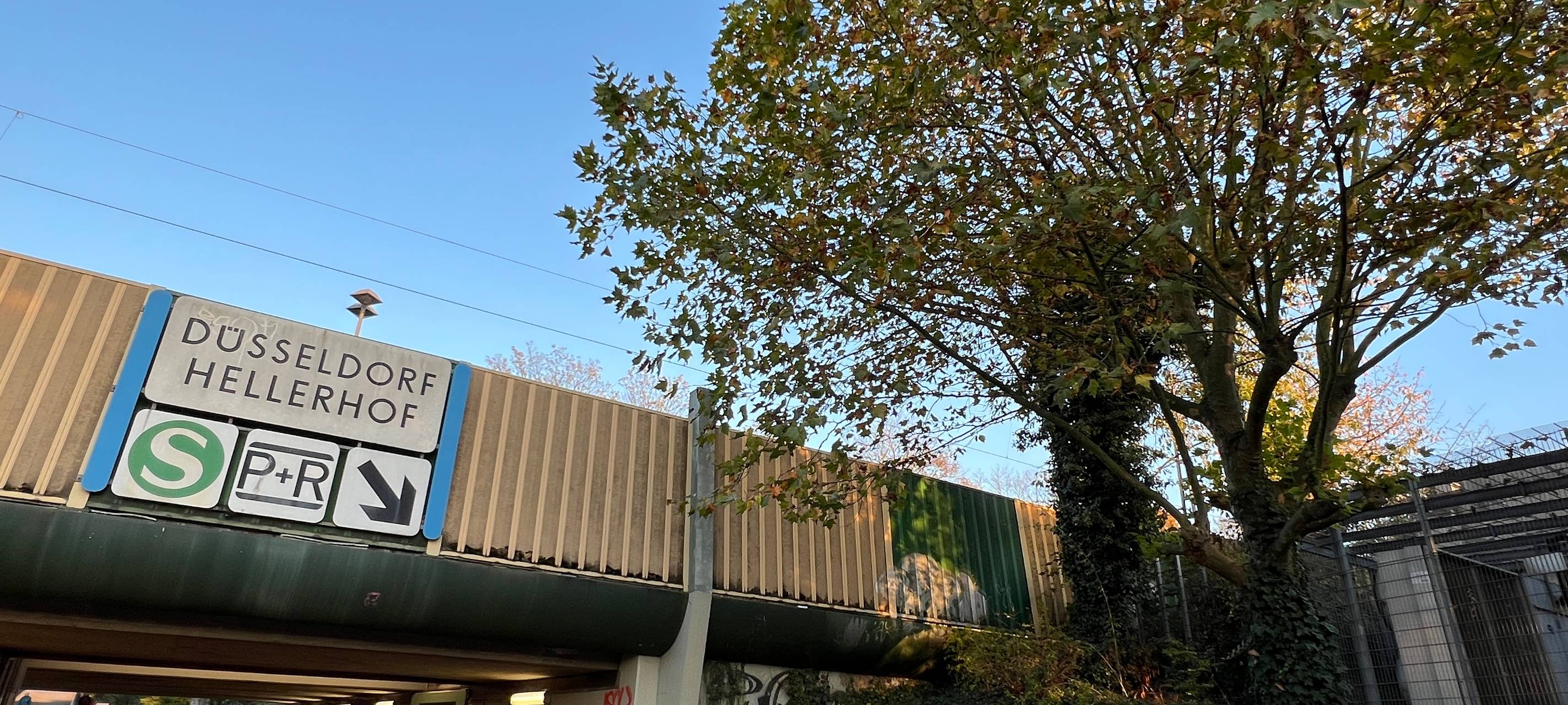 Anbindung an die anderen Stadtteile - der S-Bahnhof in Düsseldorf Hellerhof