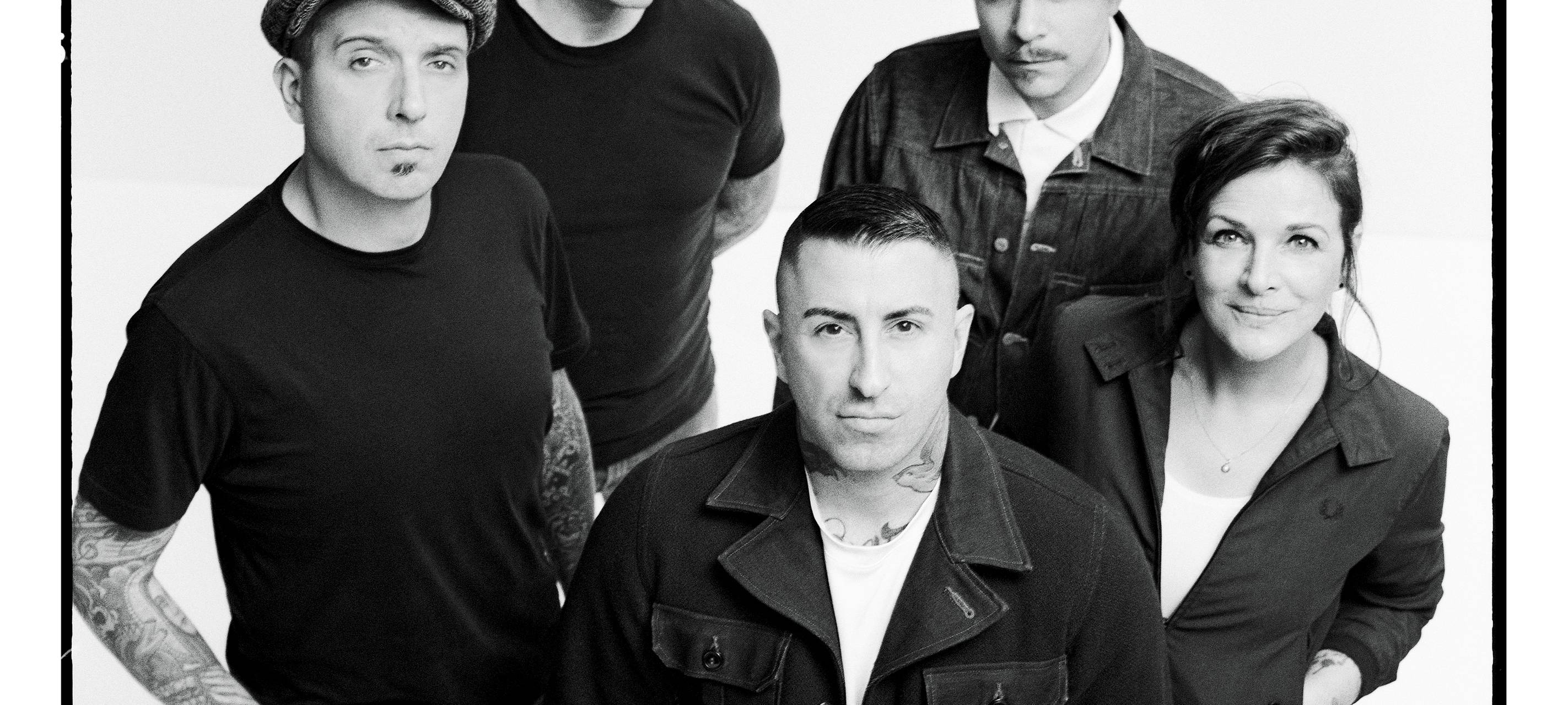 Schwarz-Weiß-Bild der Band "Broilers"