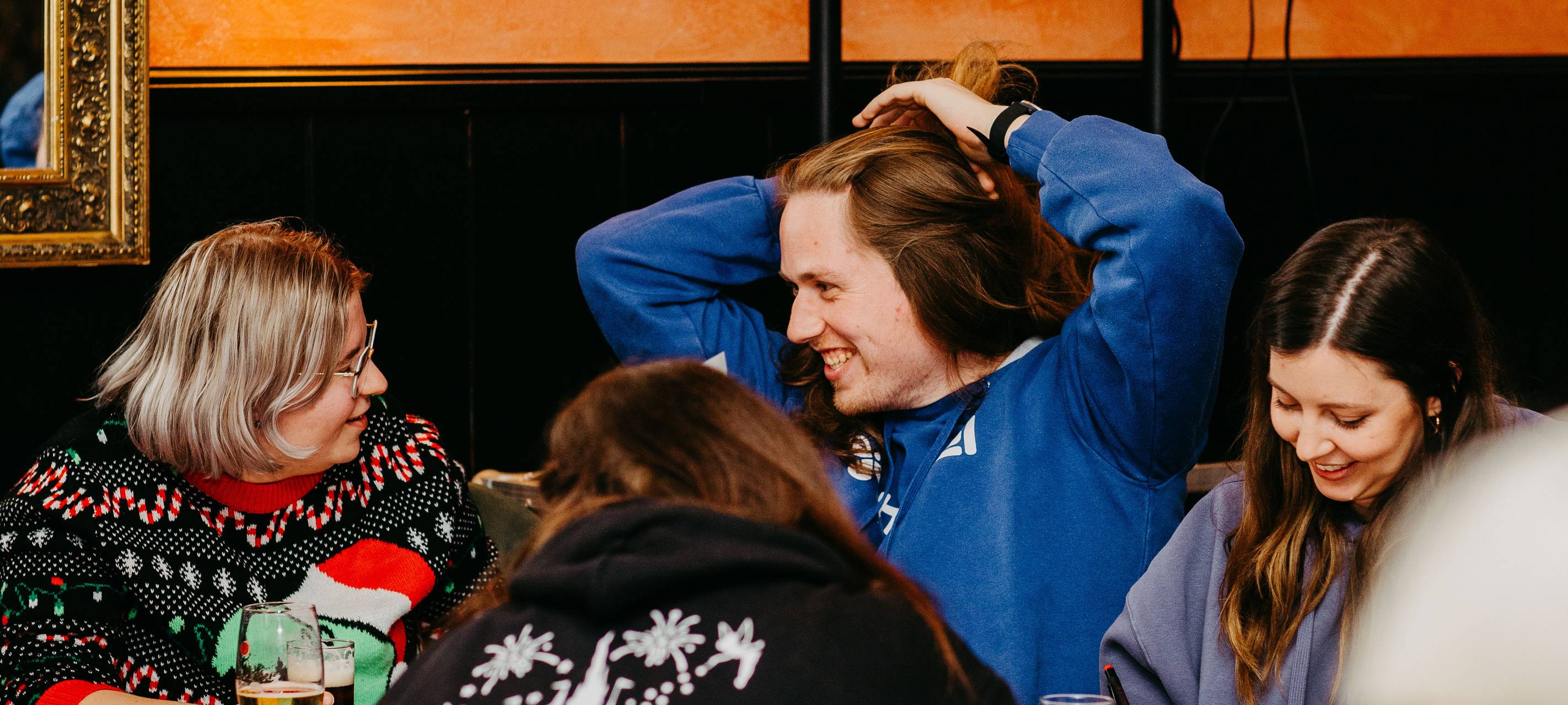 Team Quiz a lotl beim Antenne-Düsseldorf-Kneipenquiz