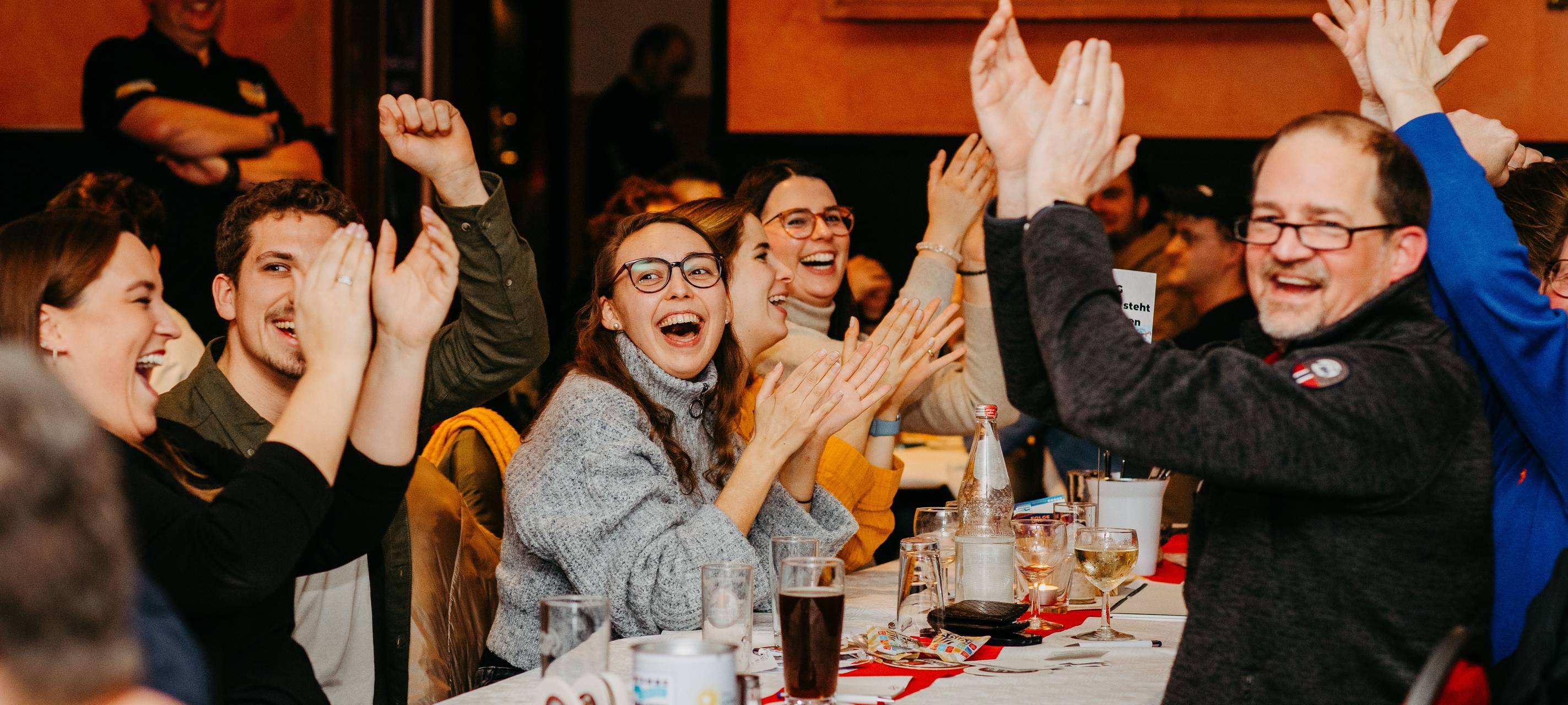 Auch am Antenne-Düsseldorf Tisch wurde viel gejubelt