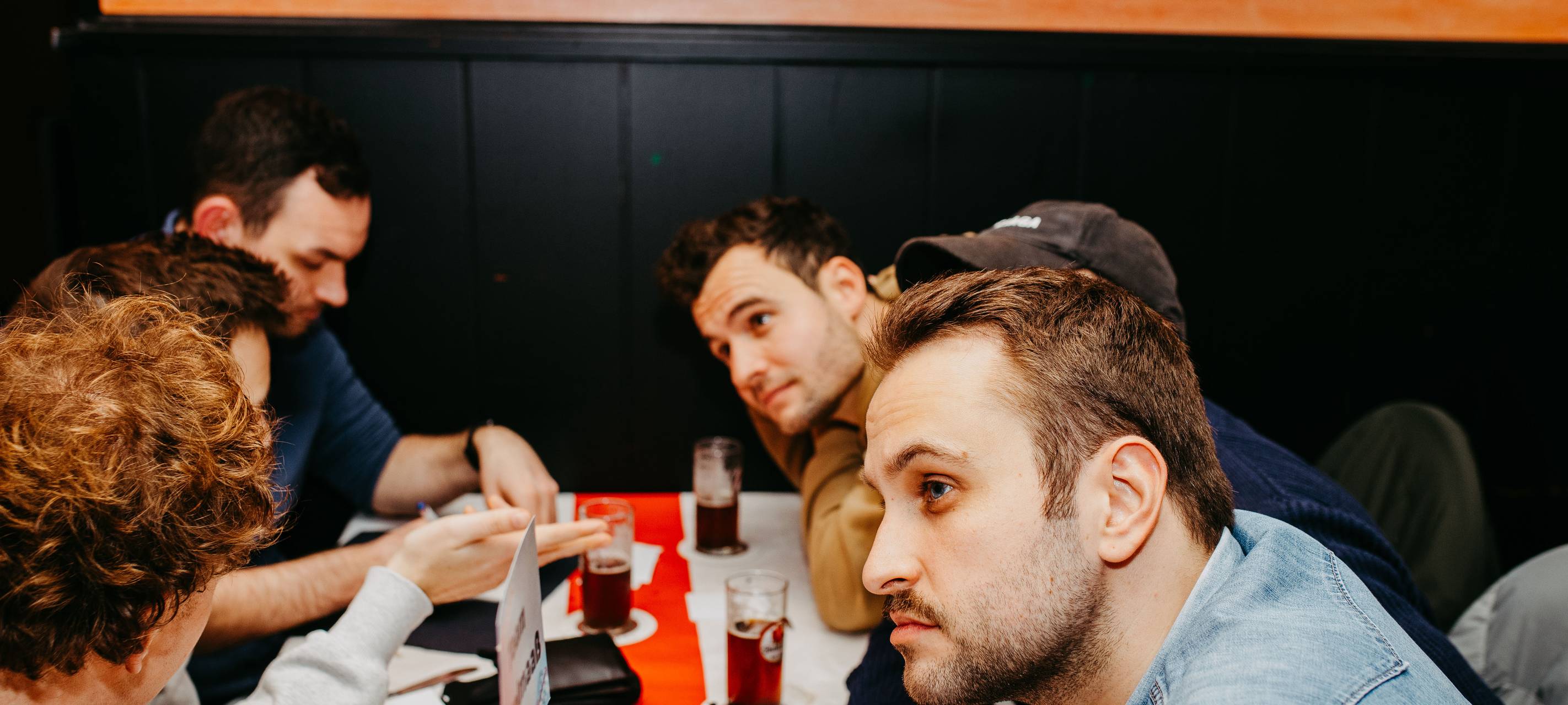 Team Mittelmaaß beim Antenne-Düsseldorf-Kneipenquiz