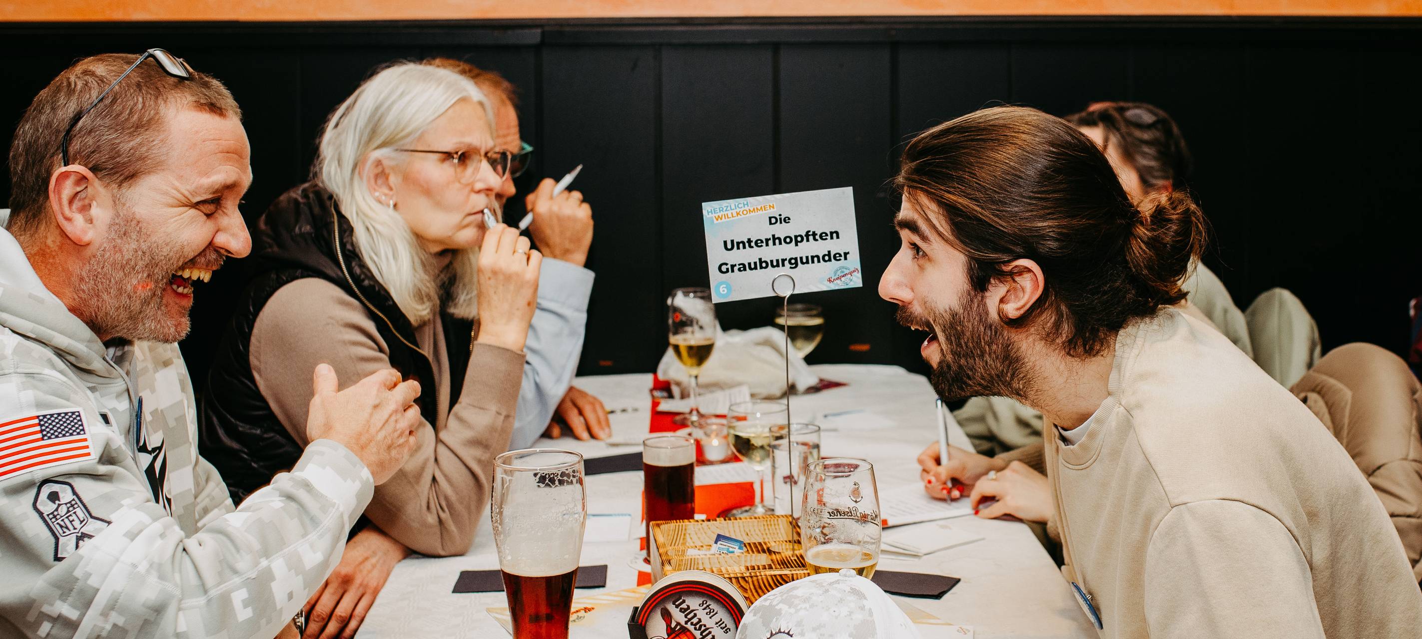 Team "Die unterhopften Grauburgunder" beim Antenne-Düsseldorf-Kneipenquiz