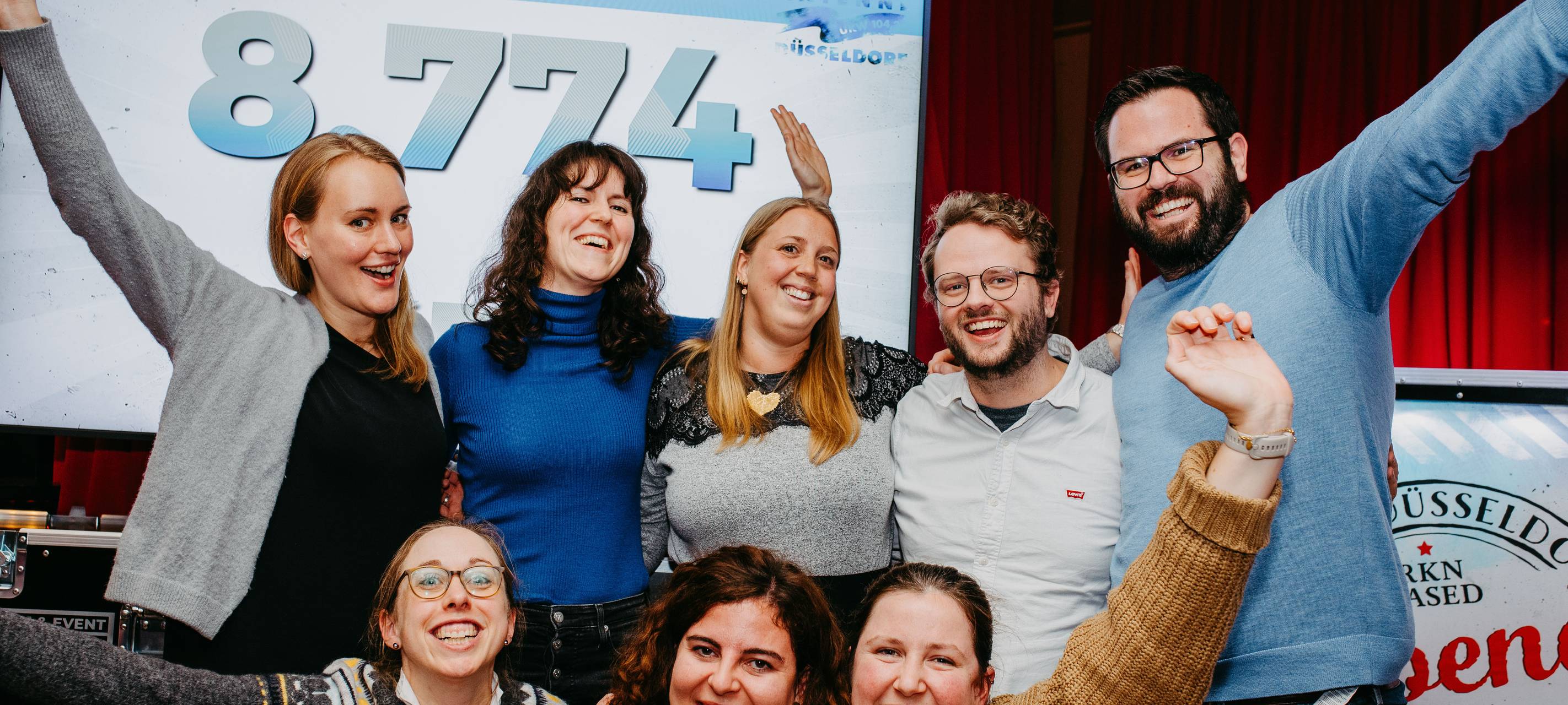 Platz 3 beim Antenne-Düsseldorf-Kneipenquiz Vol. 5 - Das Team "Die Klüger'n kippen nach