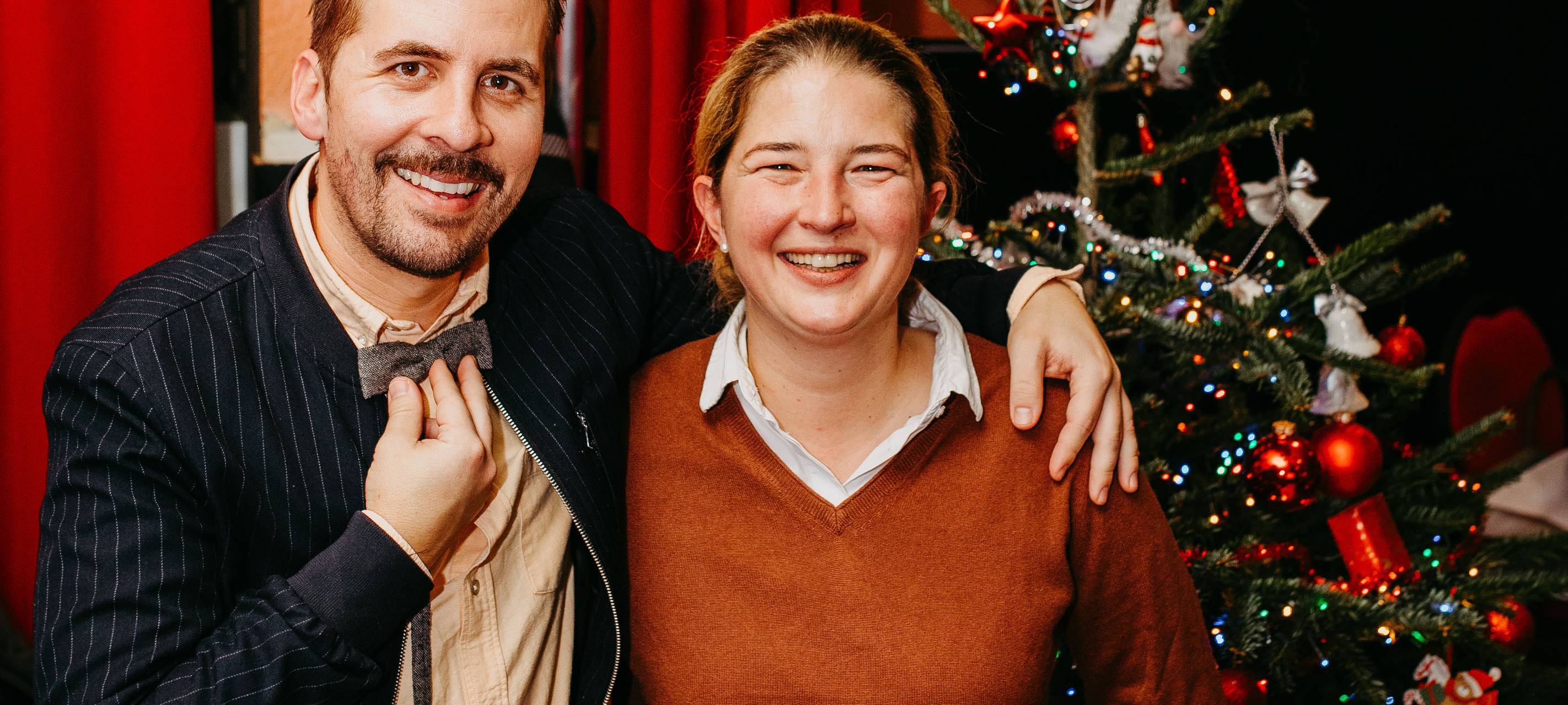 Die Moderatoren beim Antenne-Düsseldorf-Kneipenquiz Vol.5 - Celina von Schweinichen und Arne Klüh