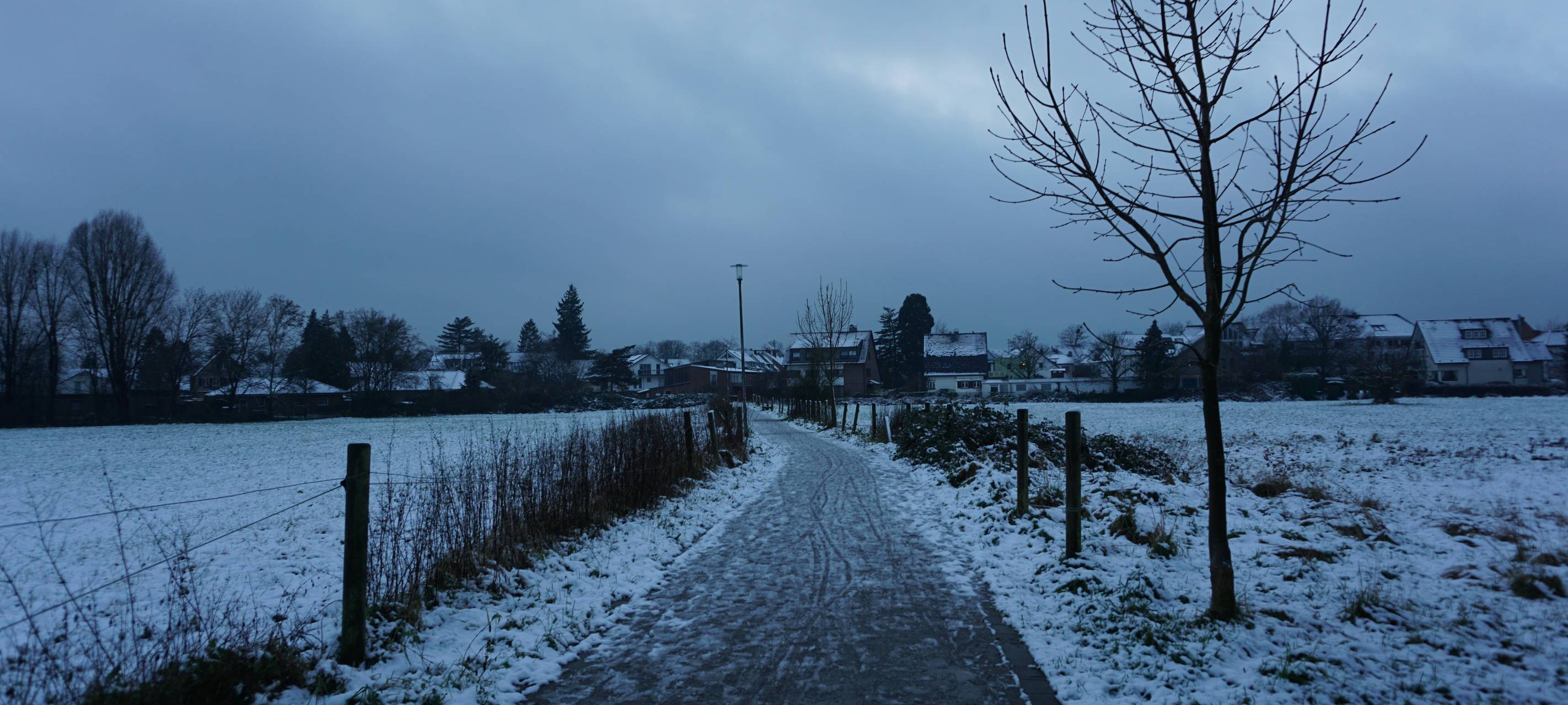 Ein Schneespaziergang durch Düsseldorf Angermund