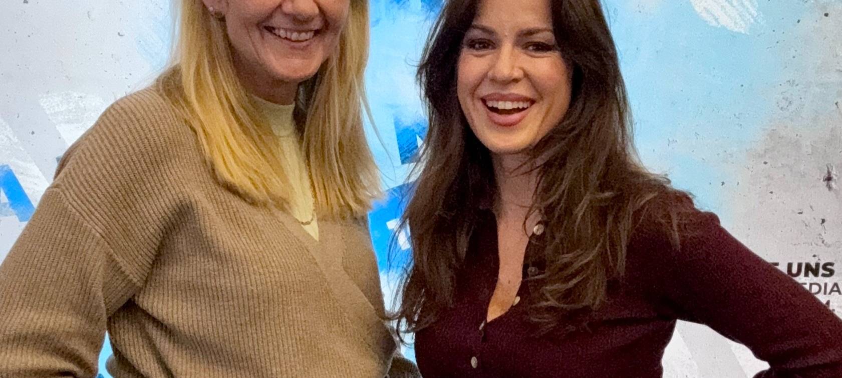 Claudia Monréal mit Schauspielerin Natalia Avelon