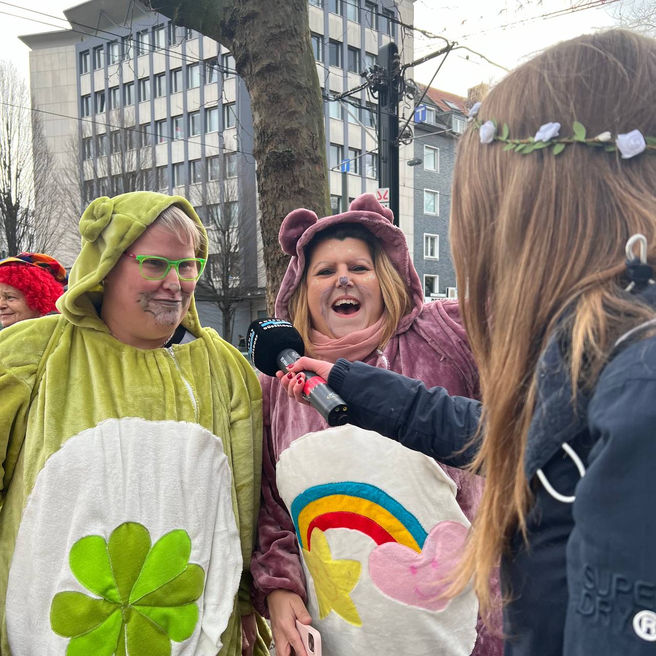 Auch an Rosenmontag wollten wir natürlich mit euch über eure Eindrücke sprechen.