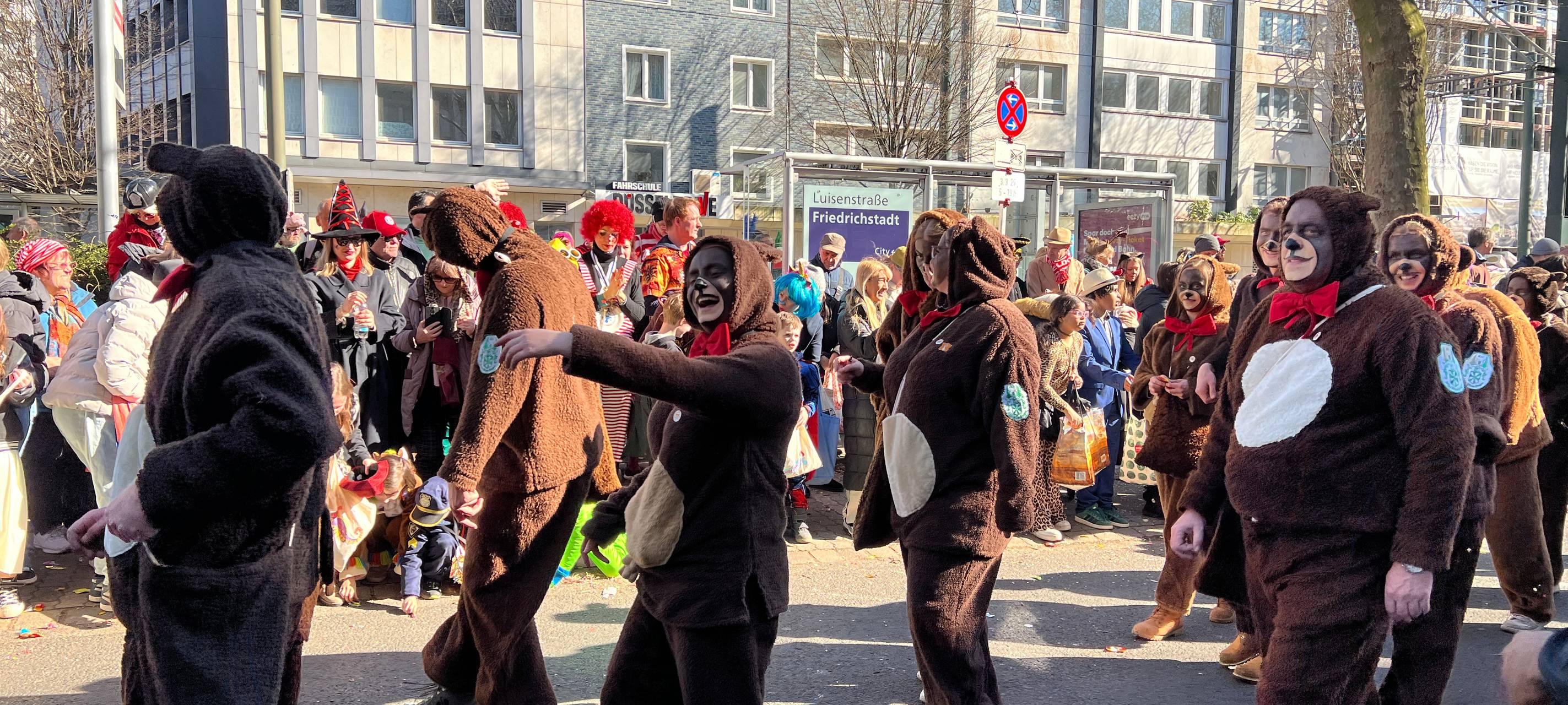 Auf dem diesjährigen Rosenmontagsumzug wurde es dieses Jahr auch oft tierisch.