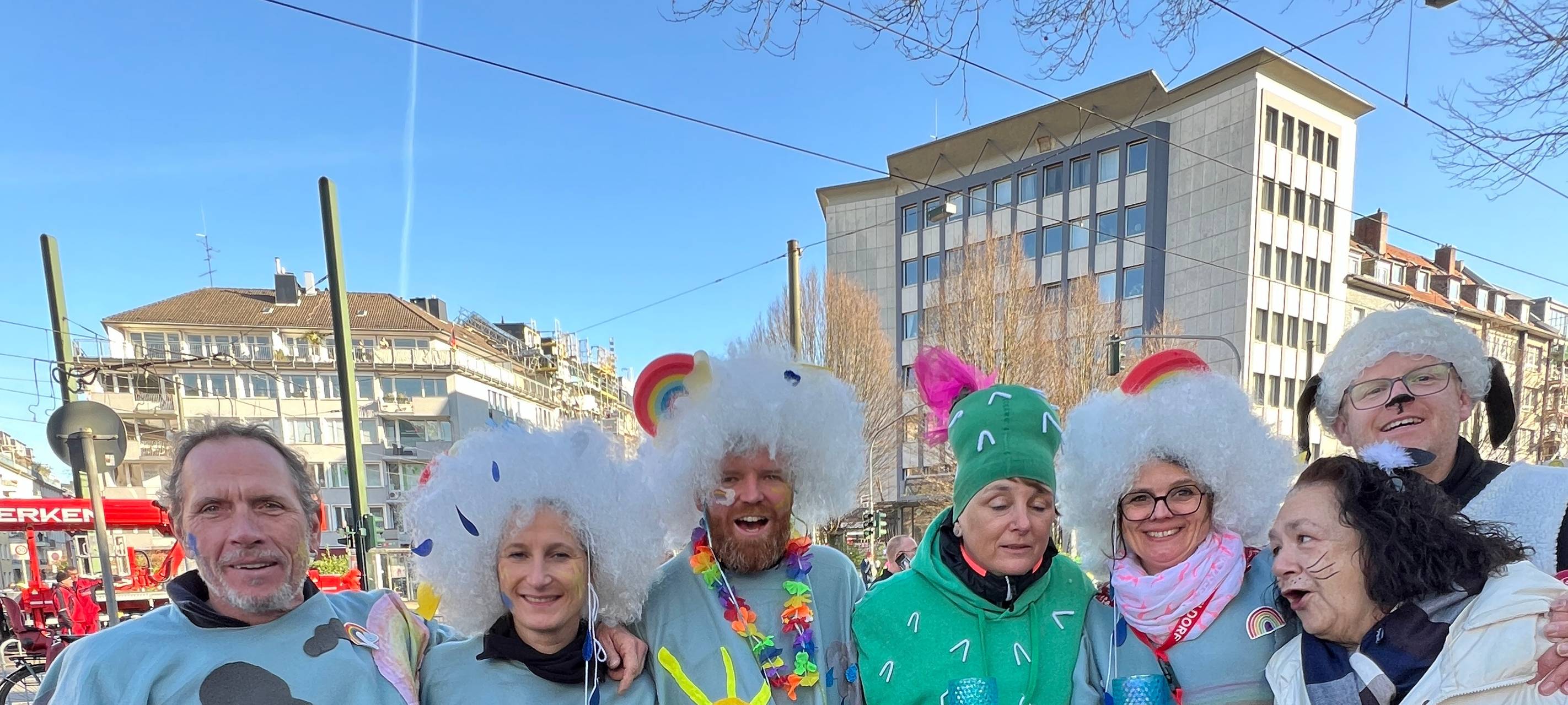 Viele Jecken hatten dieses Jahr auch wieder Gruppenkostüme.