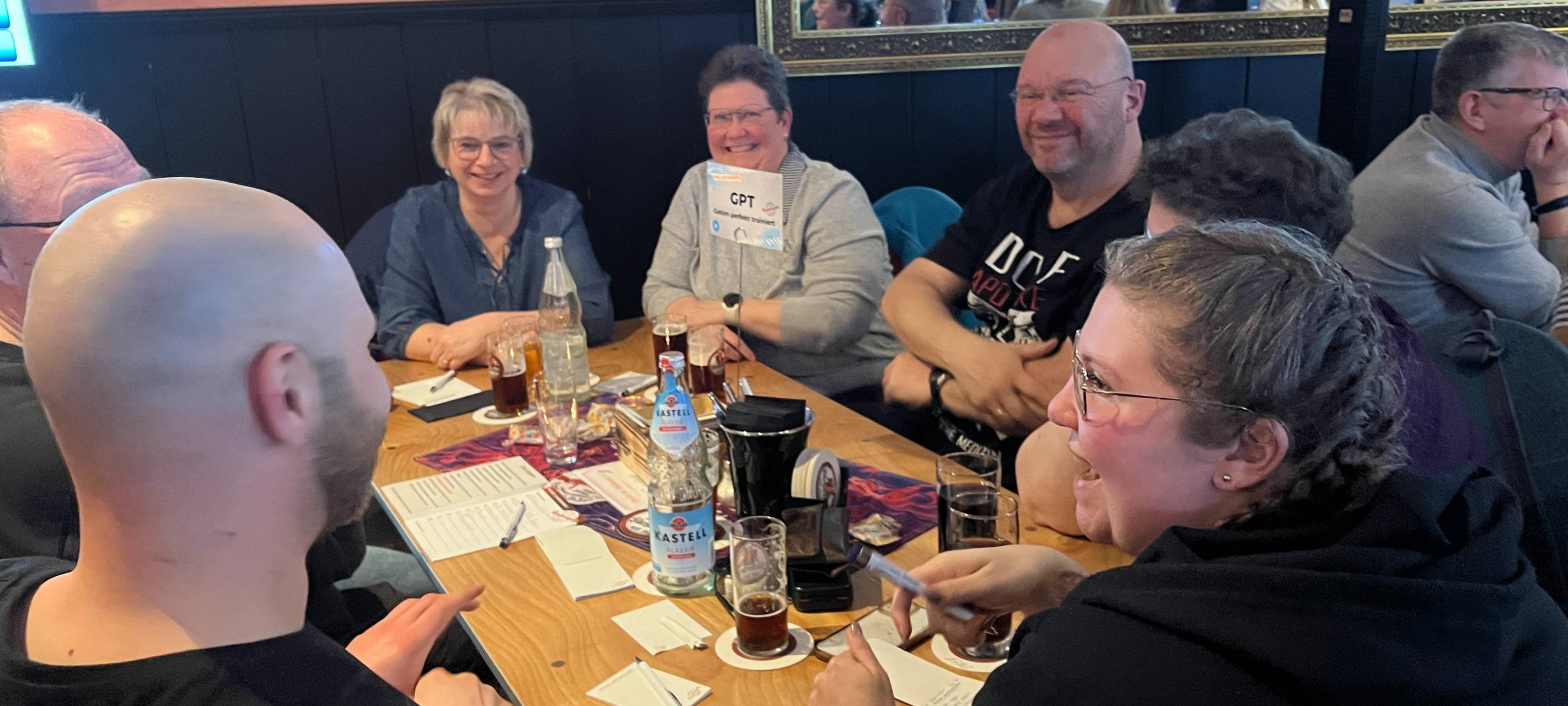 Das Team "GPT - Gehirn perfekt trainiert" beim Antenne-Düsseldorf-Kneipenquiz Vol.6