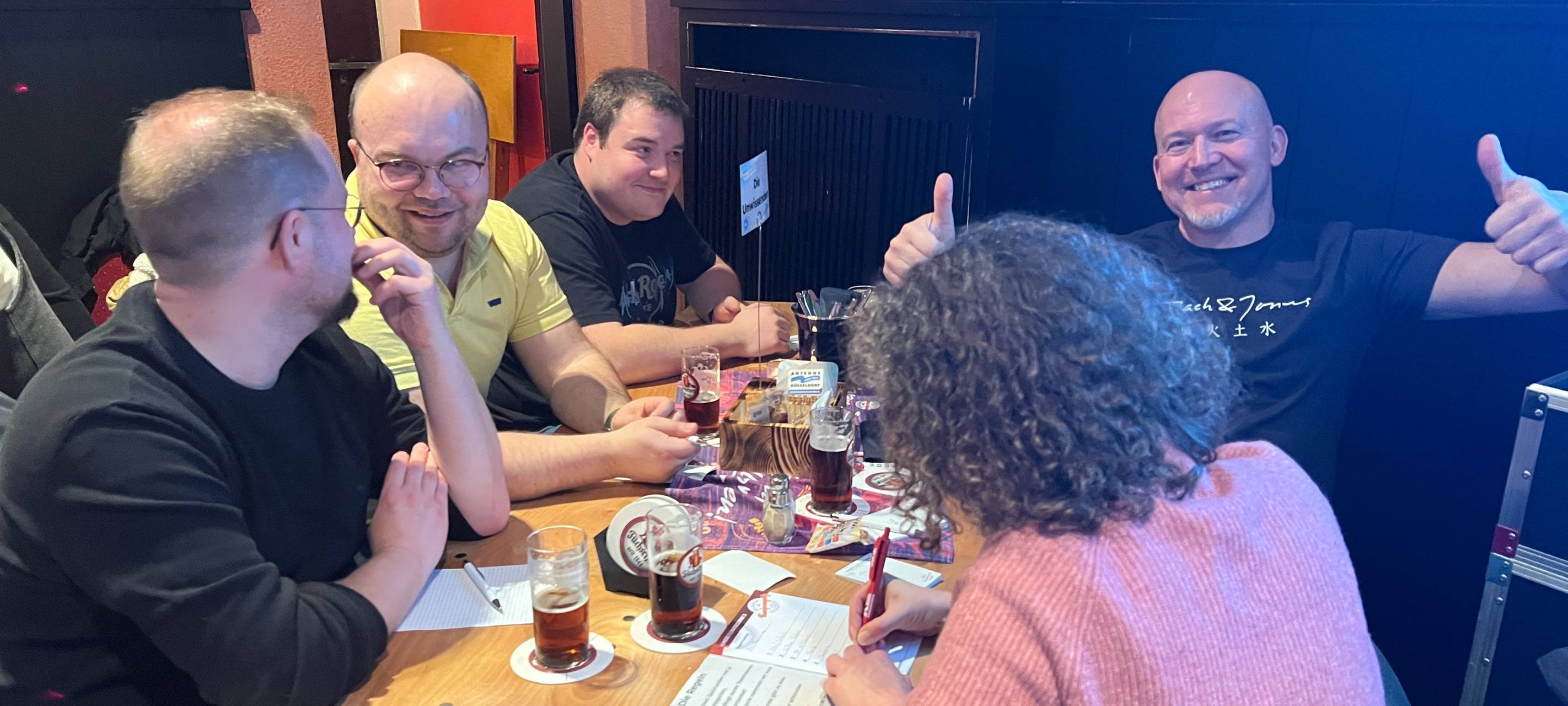 Das Team "die Unwissenden" beim Antenne-Düsseldorf-Kneipenquiz Vol.6