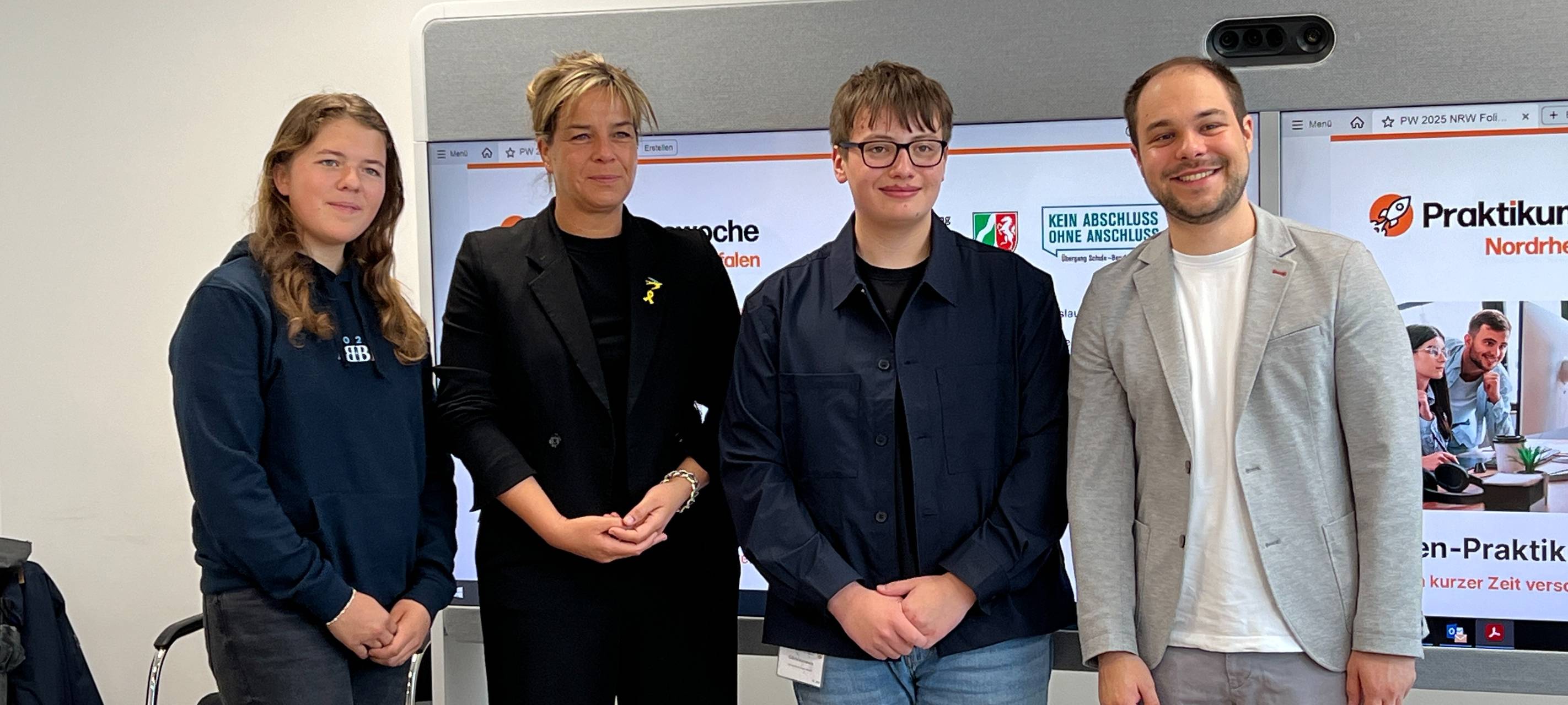 Pressekonferenz zu den Ferien-Praktikumswochen in den Sommerferien mit Wirtschaftsministerin Mona Neubaur