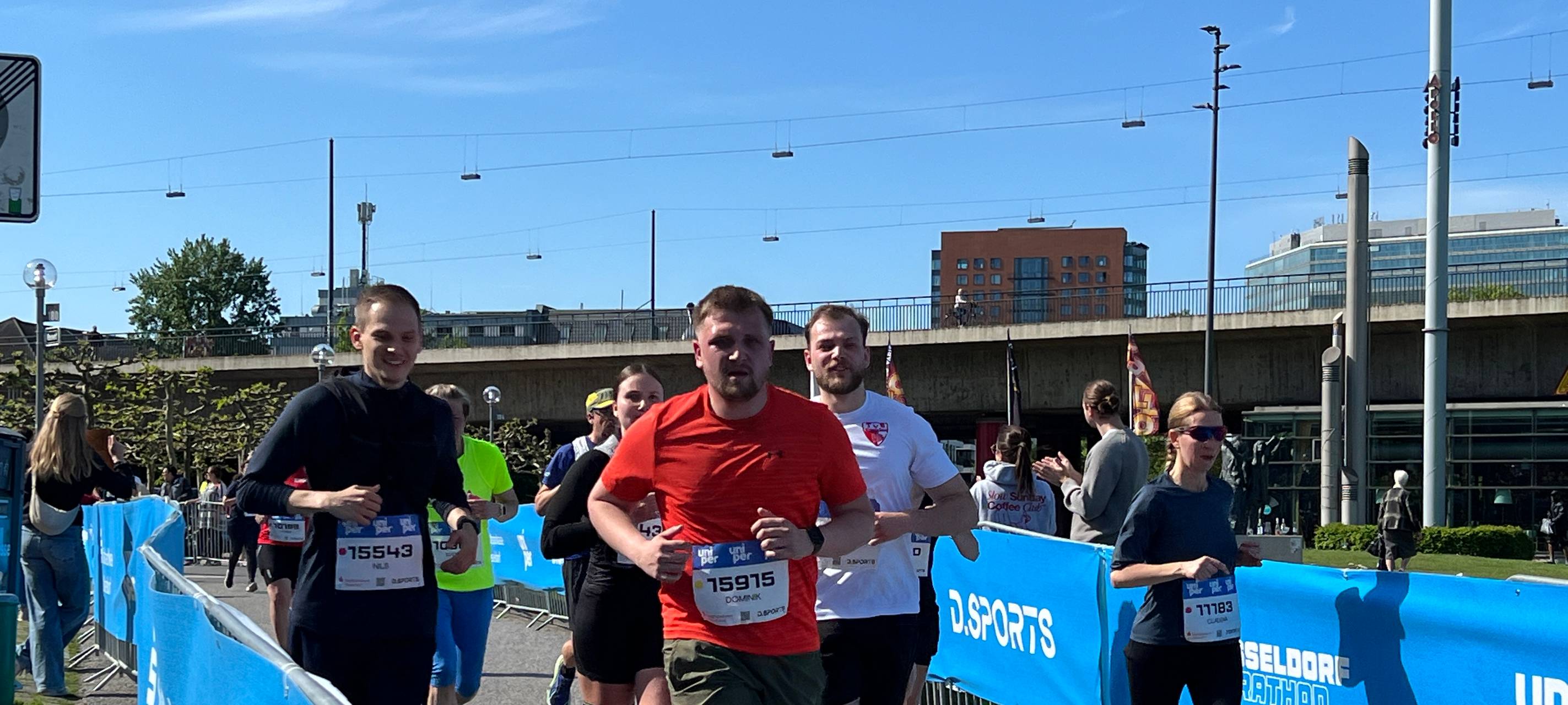 Schlussspurt beim Düsseldorfer Halbmarathon.