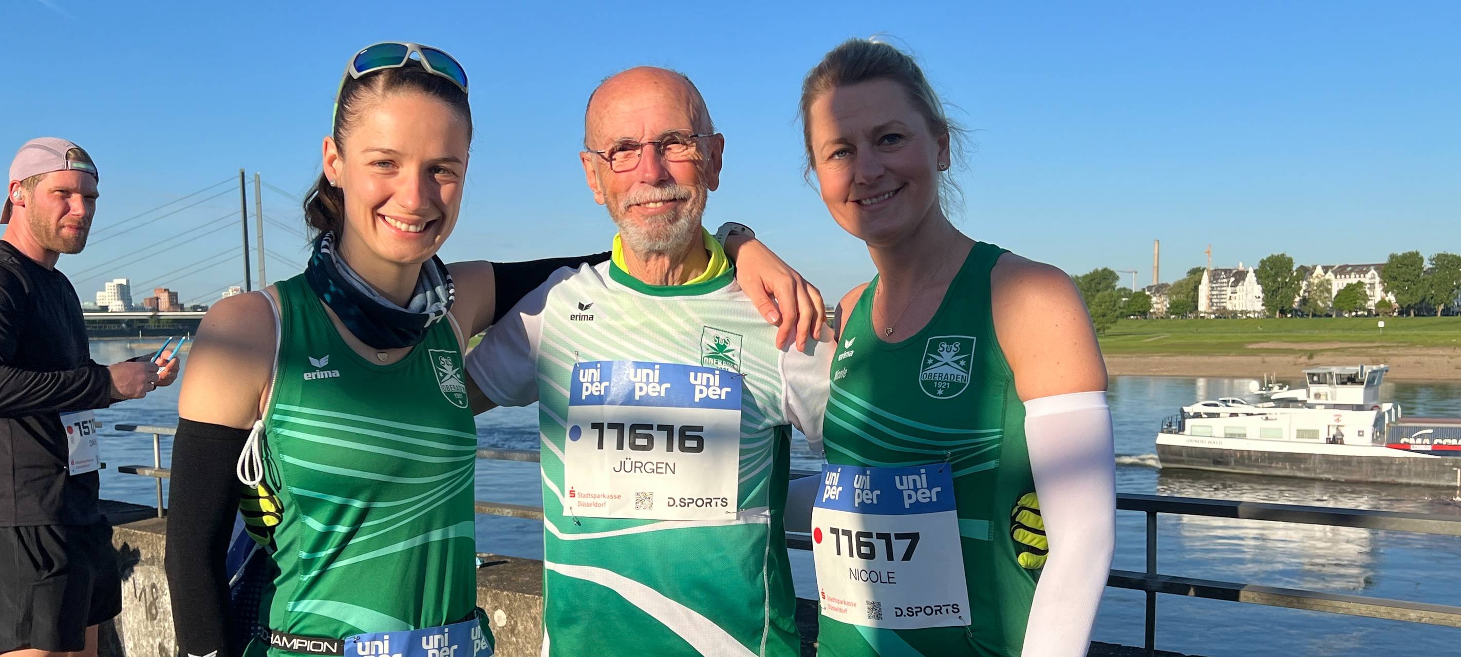 Jann, Nicole und Jürgen kurz vor ihrem Halbmarathon Start in Düsseldorf.