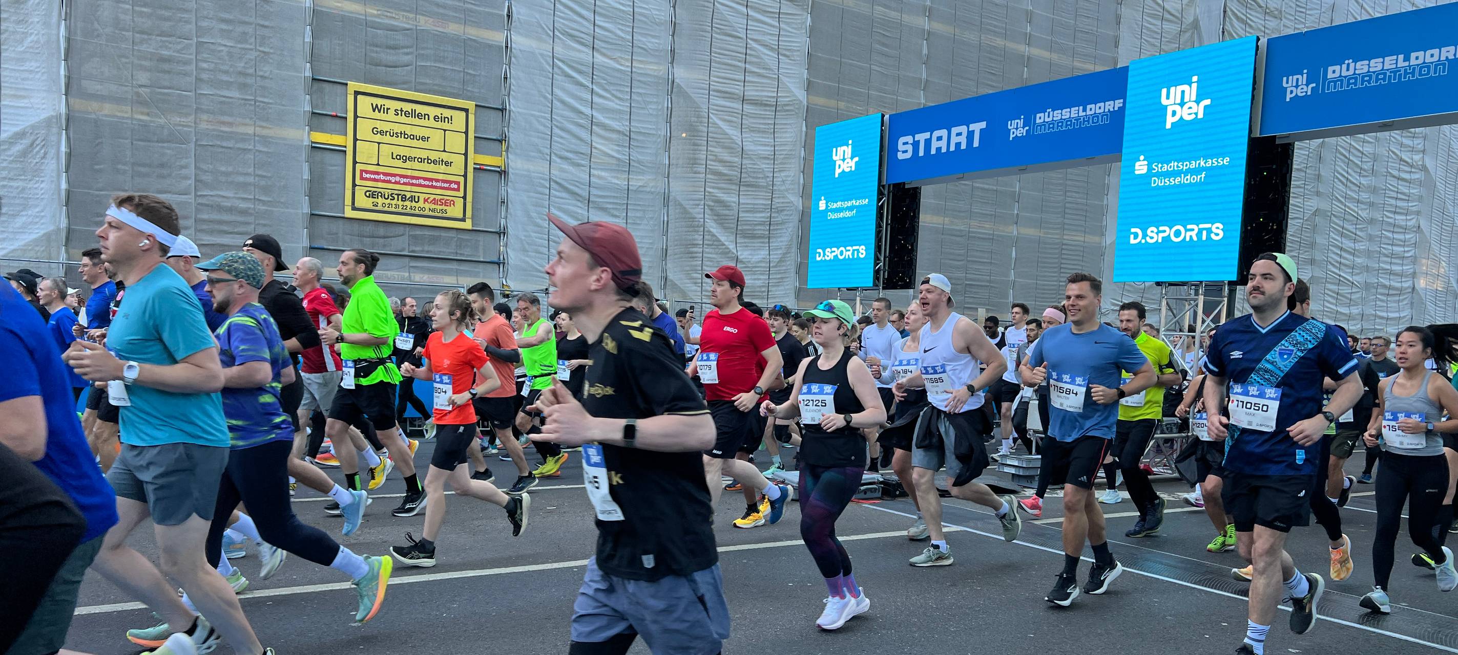 Athletinnen und Athleten beim großen Düsseldorf Marathon