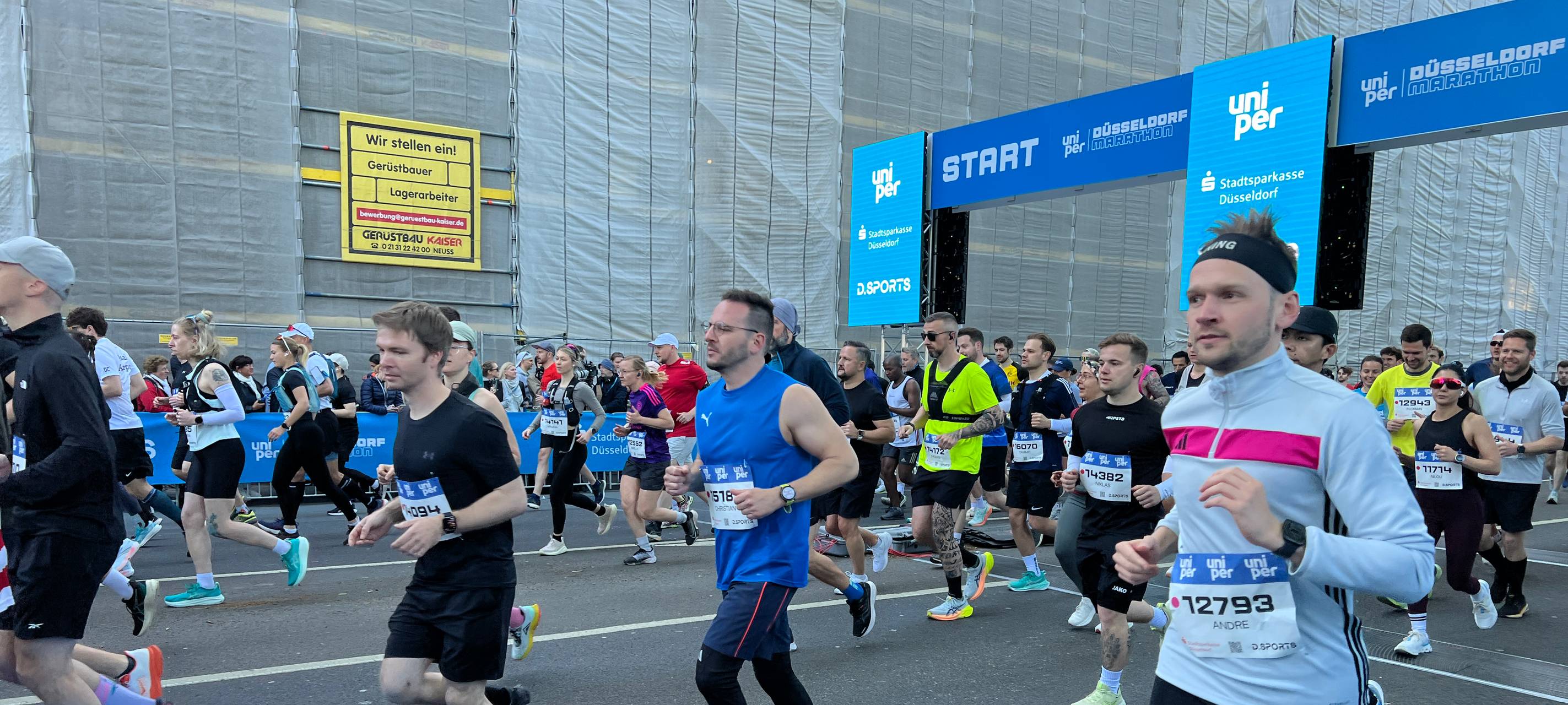 Athletinnen und Athleten beim großen Düsseldorf Marathon
