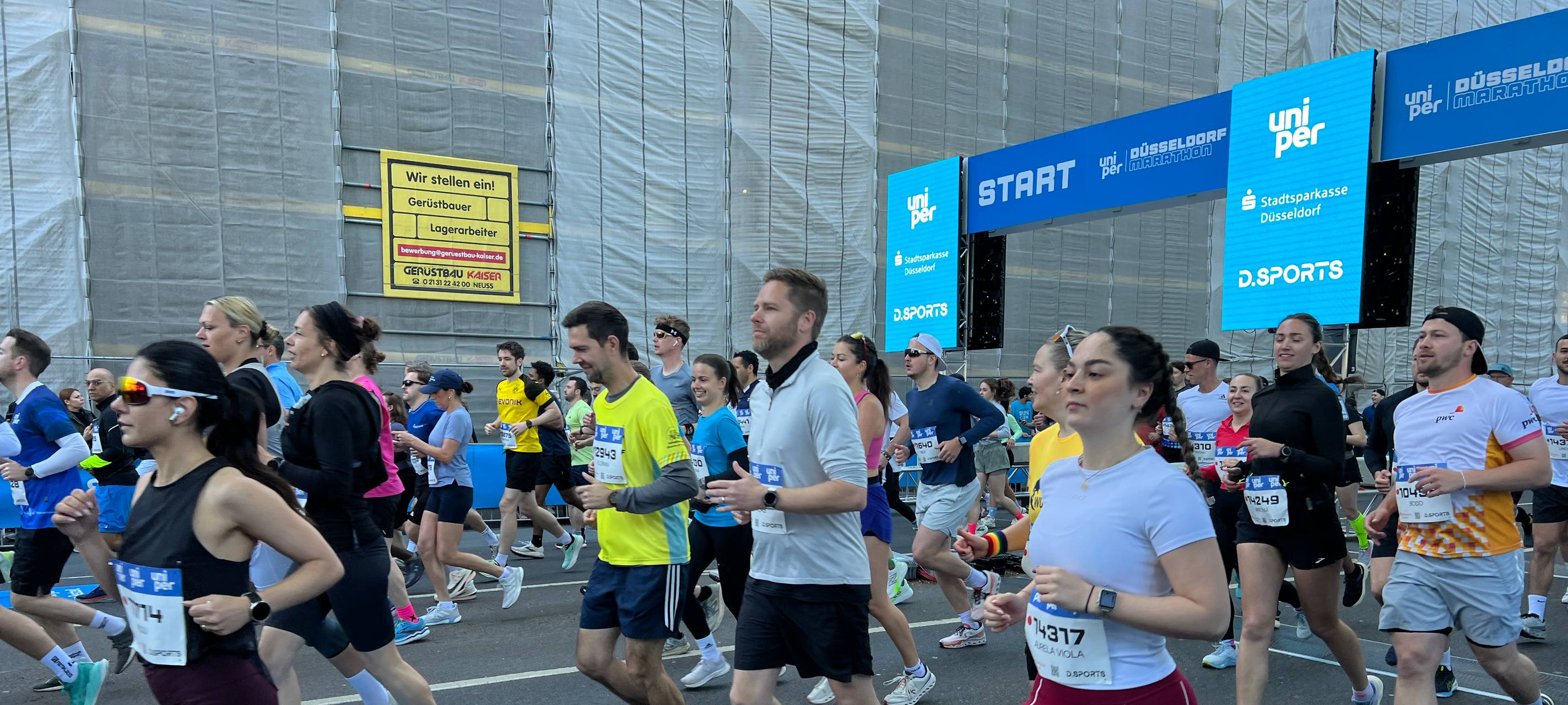 Athletinnen und Athleten beim großen Düsseldorf Marathon
