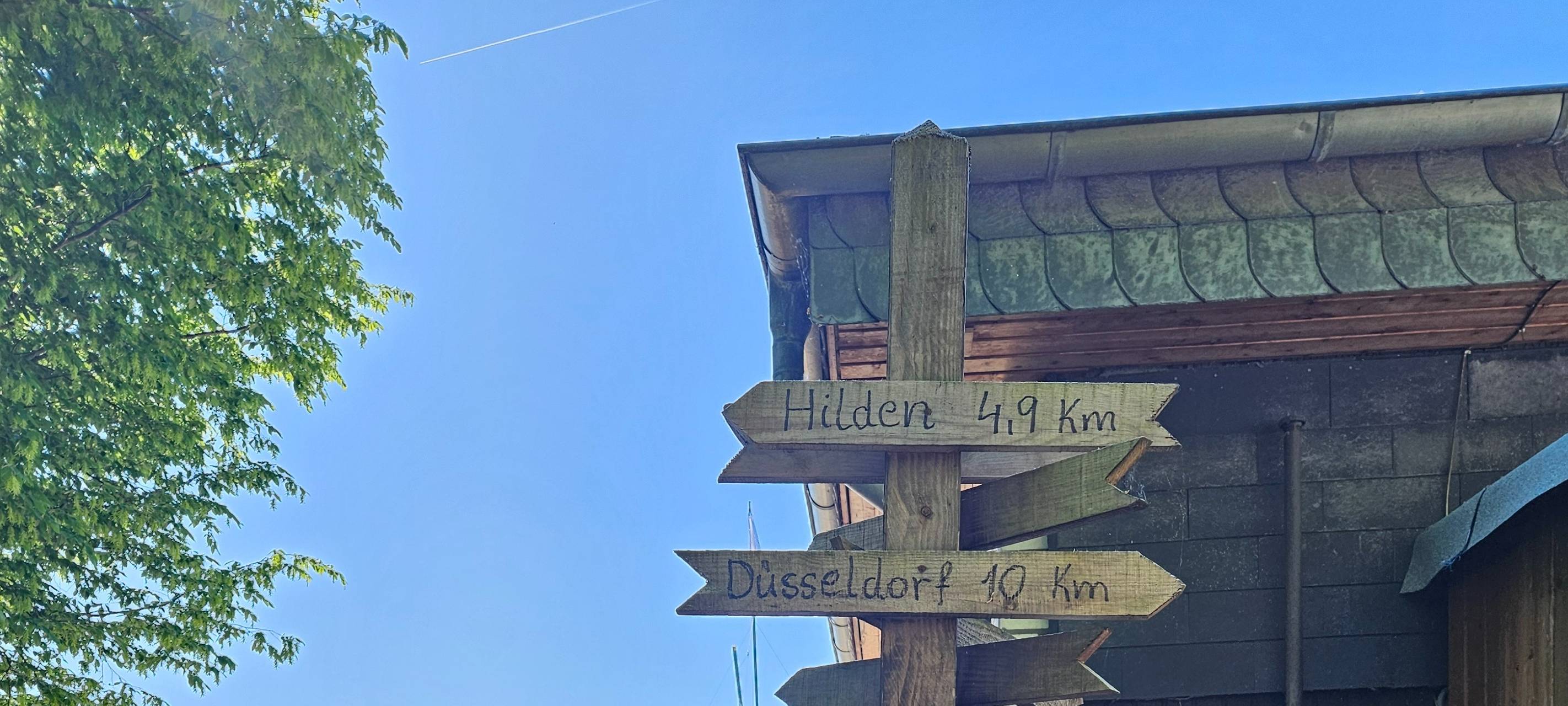 Wegweiser am Unterbacher See