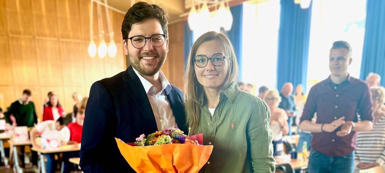 Der neue Düsseldorfer SPD-Vorsitzende Adis Selimi mit seiner Vorgängerin Zanda Martens