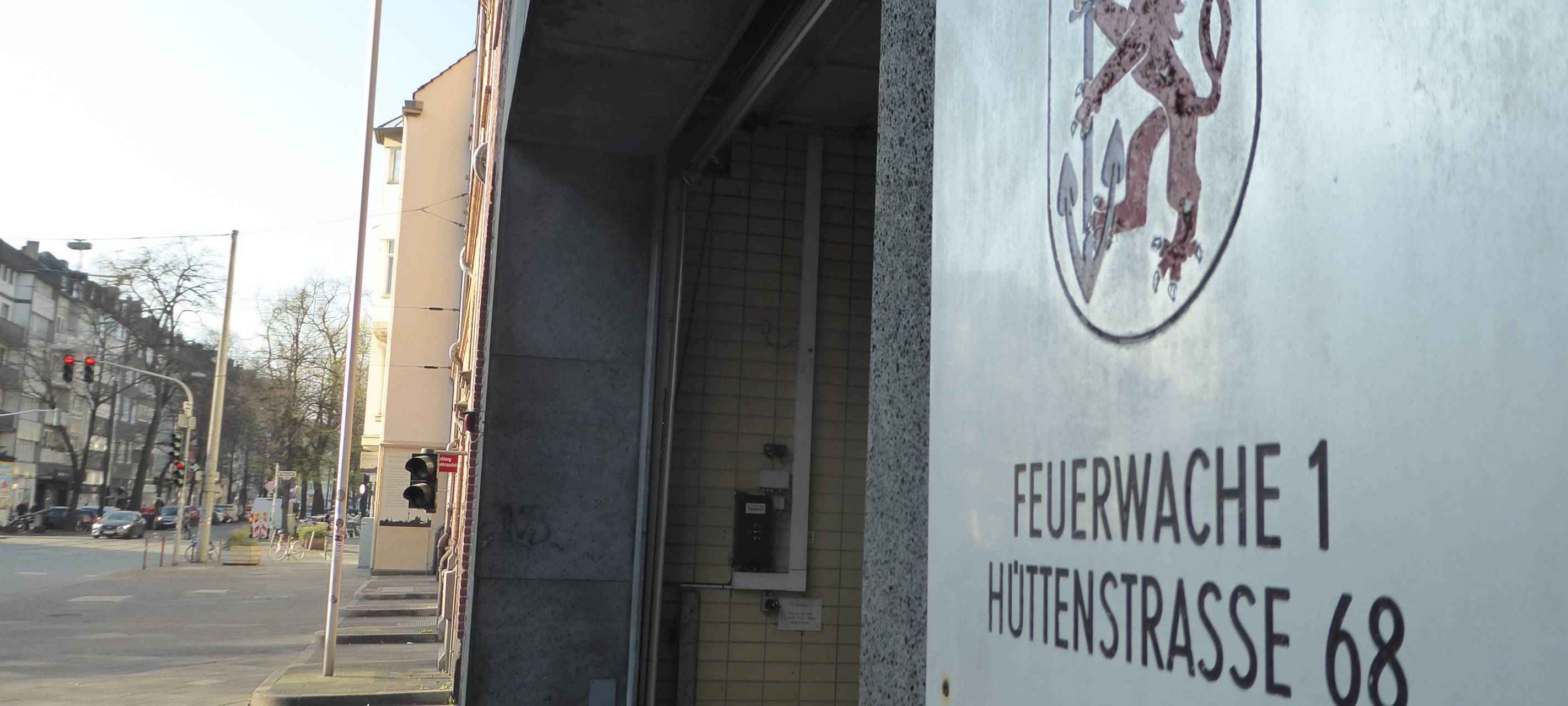 Das Schild der Feuerwache an der Hüttenstraße