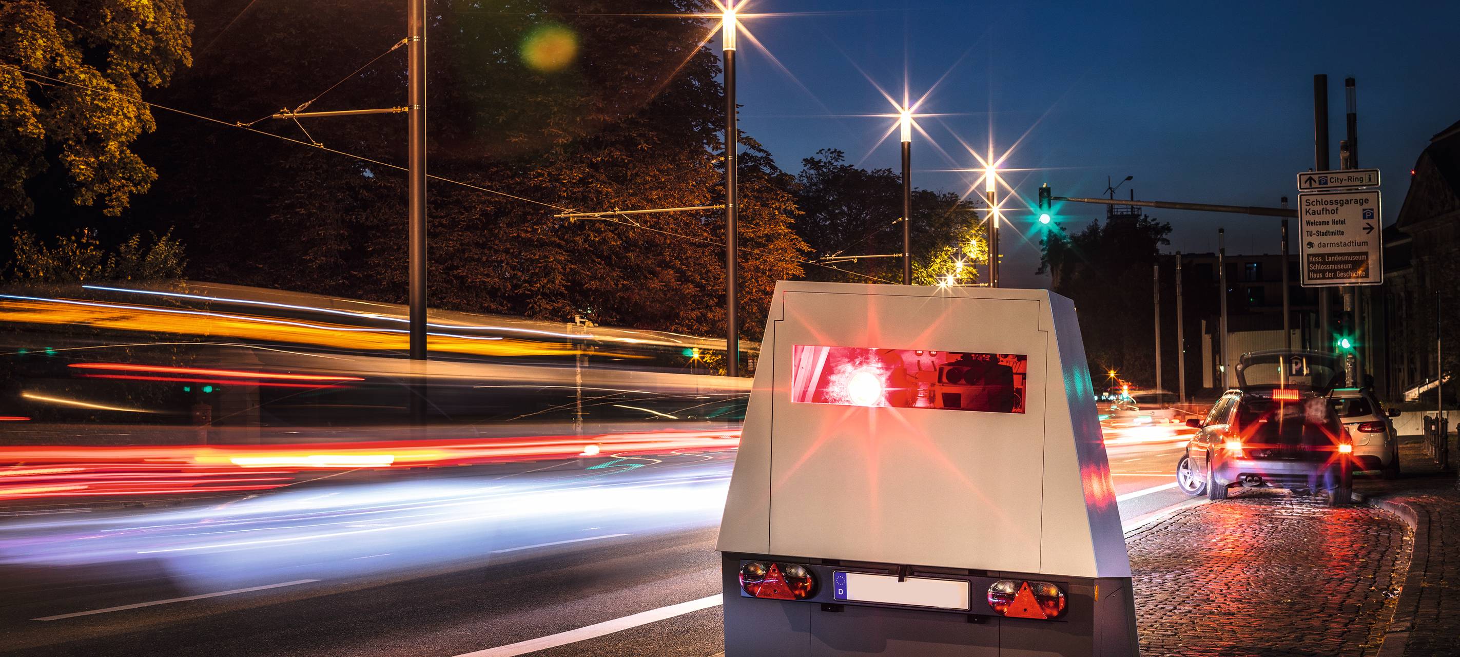Ein mobiler Blitzer-Wagen, der regelmäßig in Düsseldorf zum Einsatz kommt.