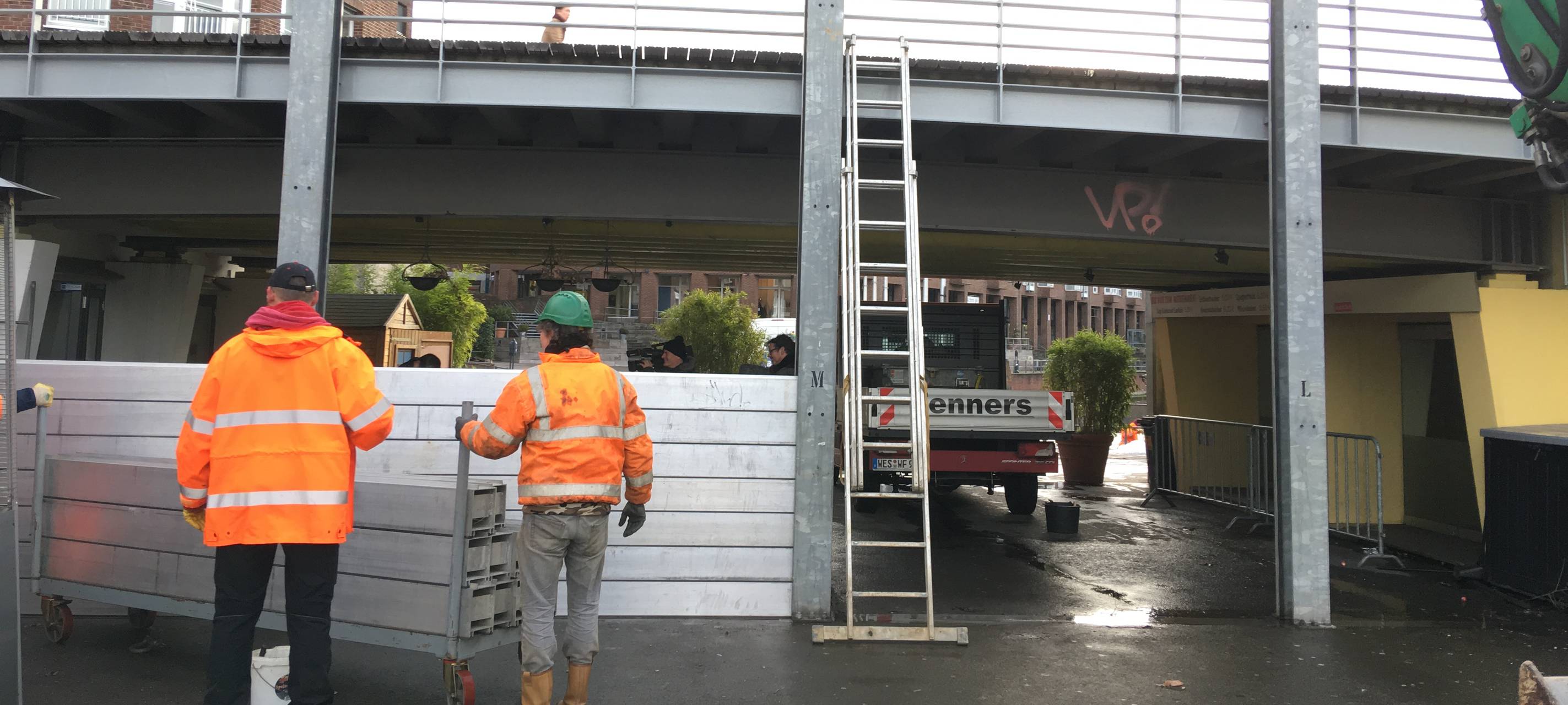 Düsseldorf bereitet sich auf Hochwasser vor