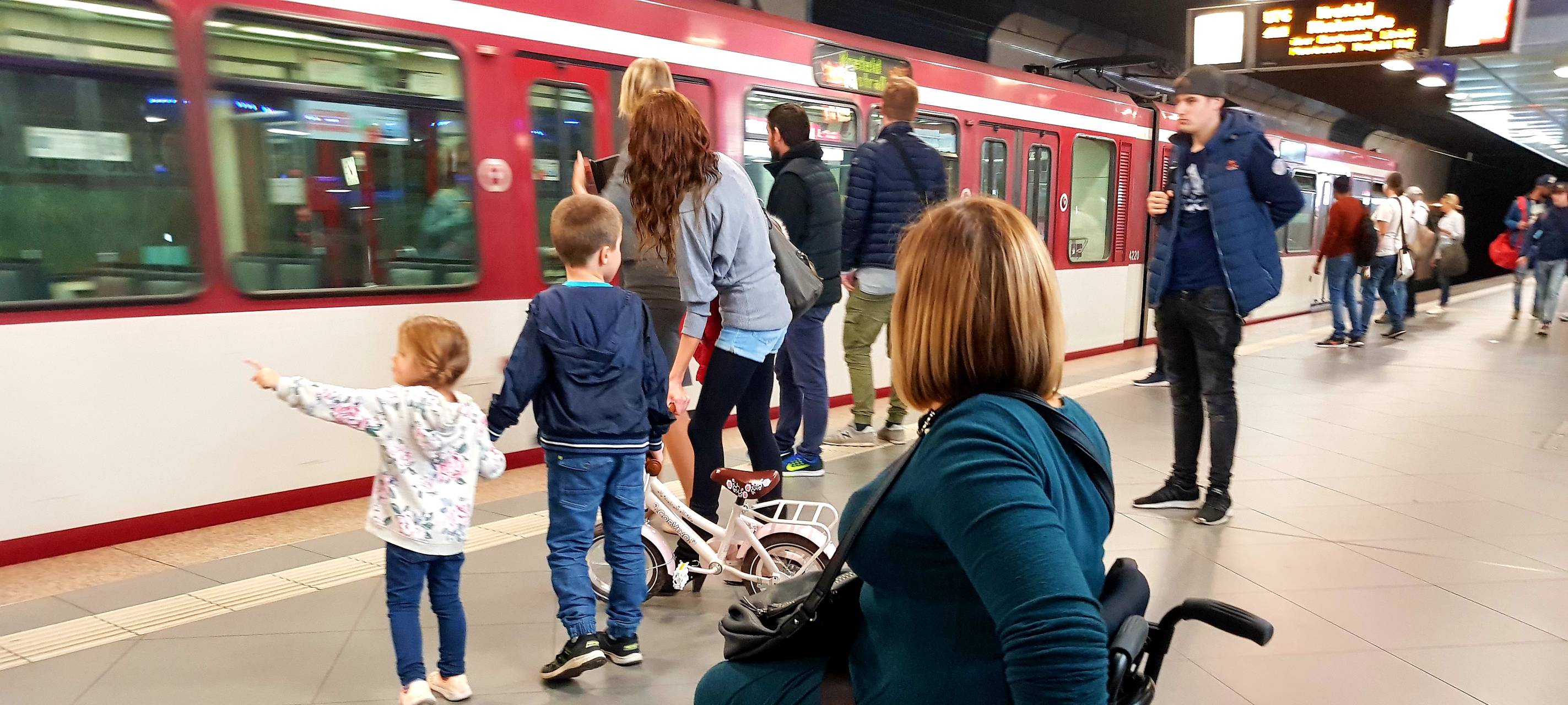 Steinstraße/Königsallee: Aufzüge außer Betrieb