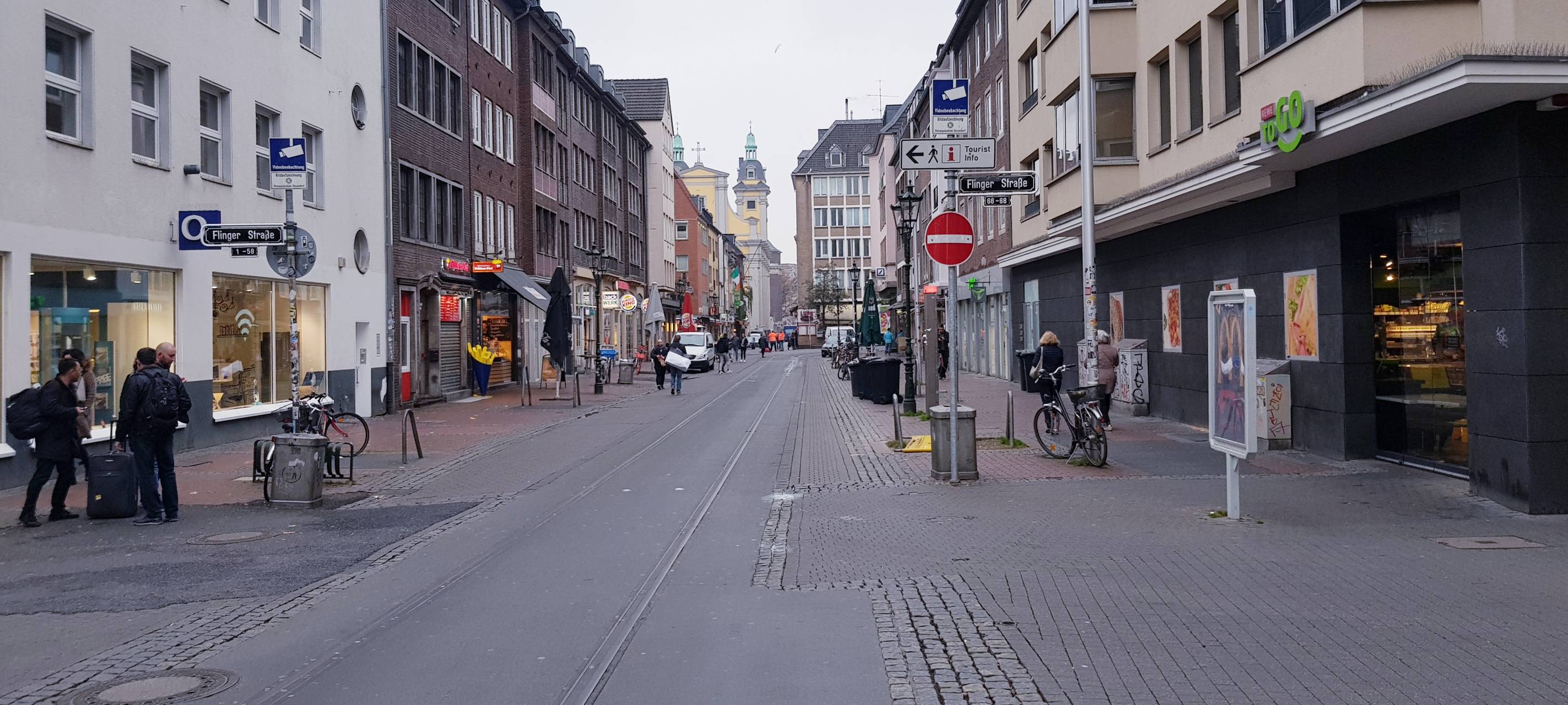Düsseldorf: OB Keller will Waffenverbot nach neuer Attacke