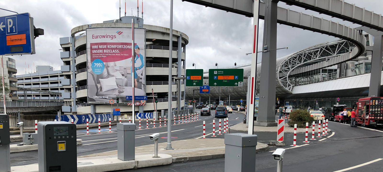 Verdacht auf Bombe? Großeinsatz am Düsseldorfer Flughafen