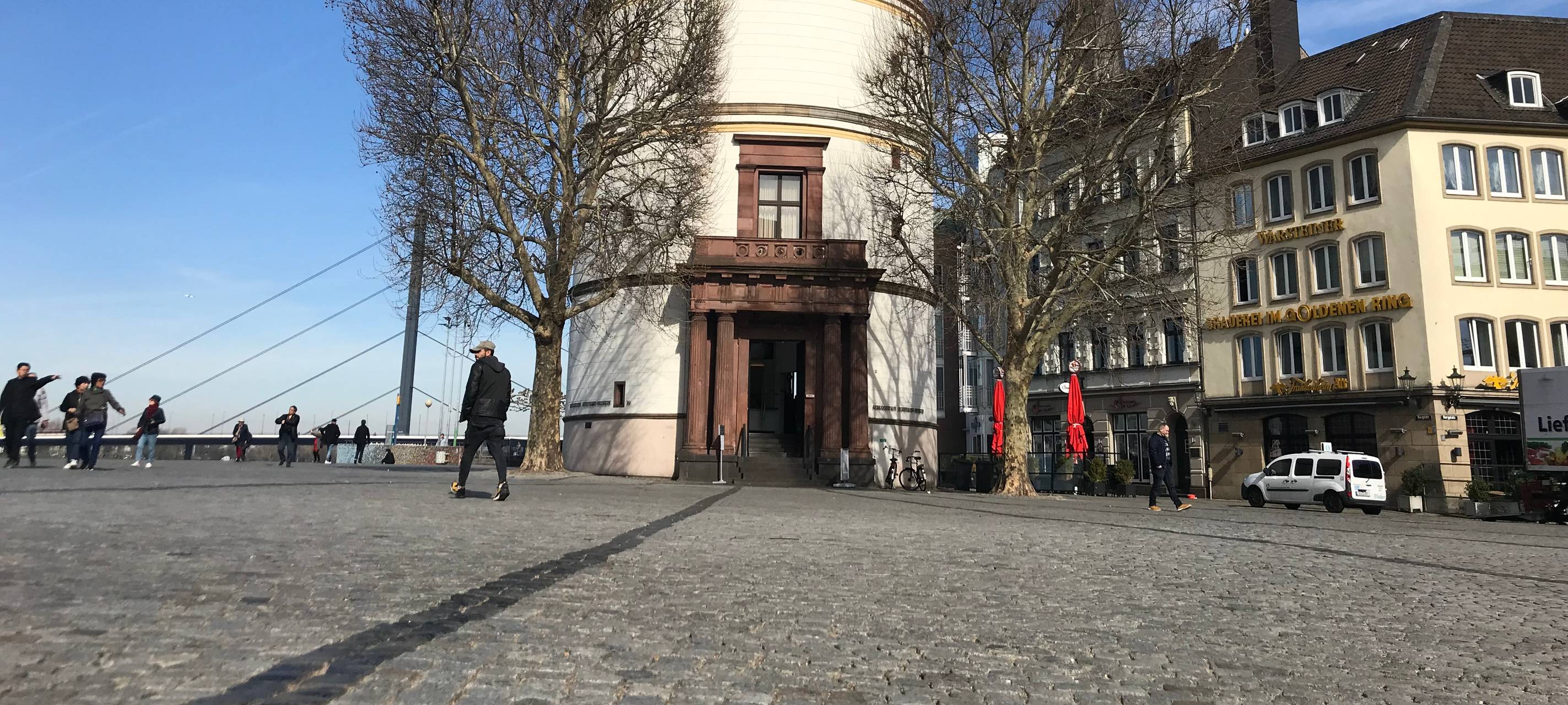 Der Schlossturm auf dem Düsseldorfer Burgplatz.