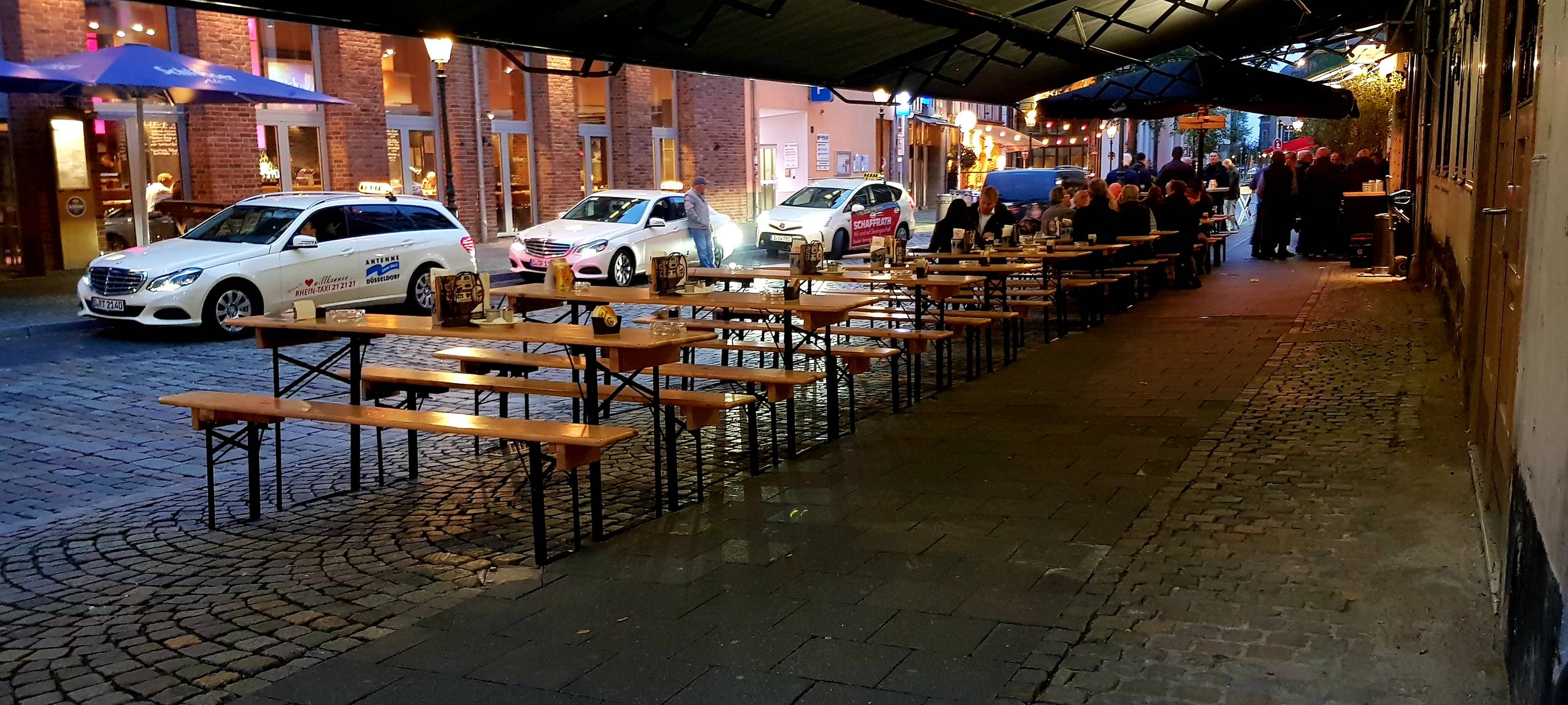 Altstadtwirte sauer auf die Stadt Düsseldorf