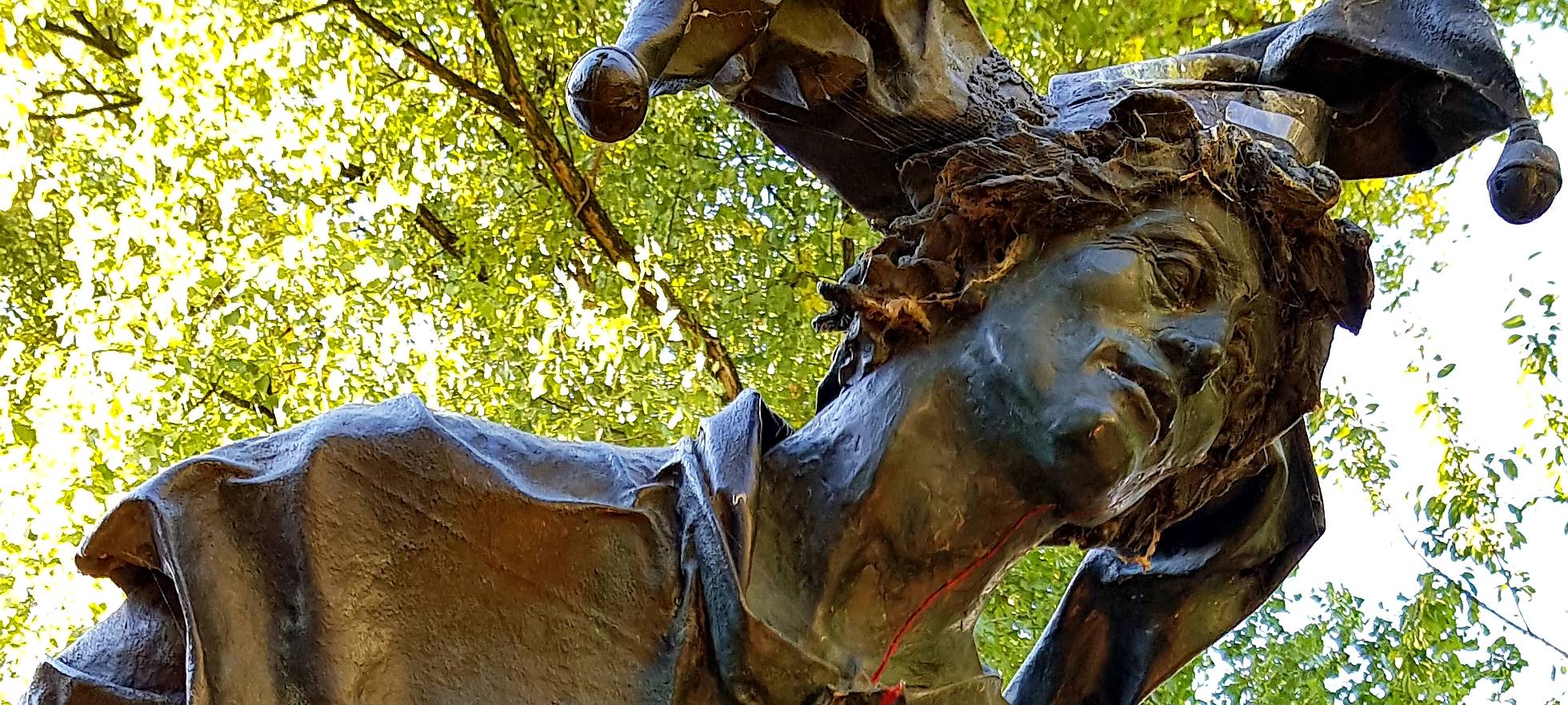 Das Hoppeditzdenkmal in der Altstadt. Es wurde vom Künstler Bert Gerresheim gestaltet.