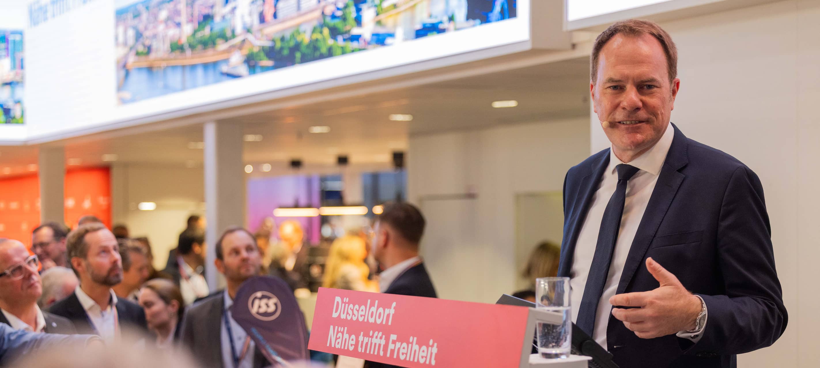 Oberbürgermeister Stephan Keller bei seinem Vortrag auf der Expo Real 2025 in München.