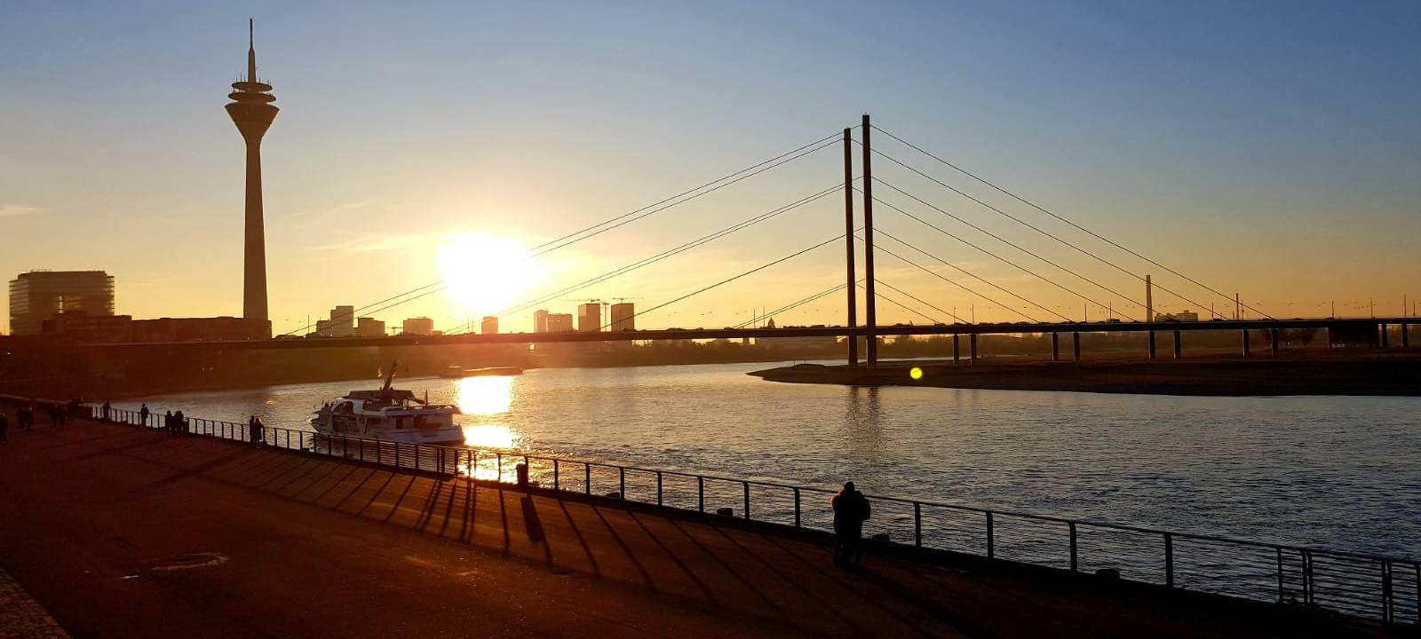 Gerichtsfall um Lichtshow auf dem Düsseldorfer Rheinturm