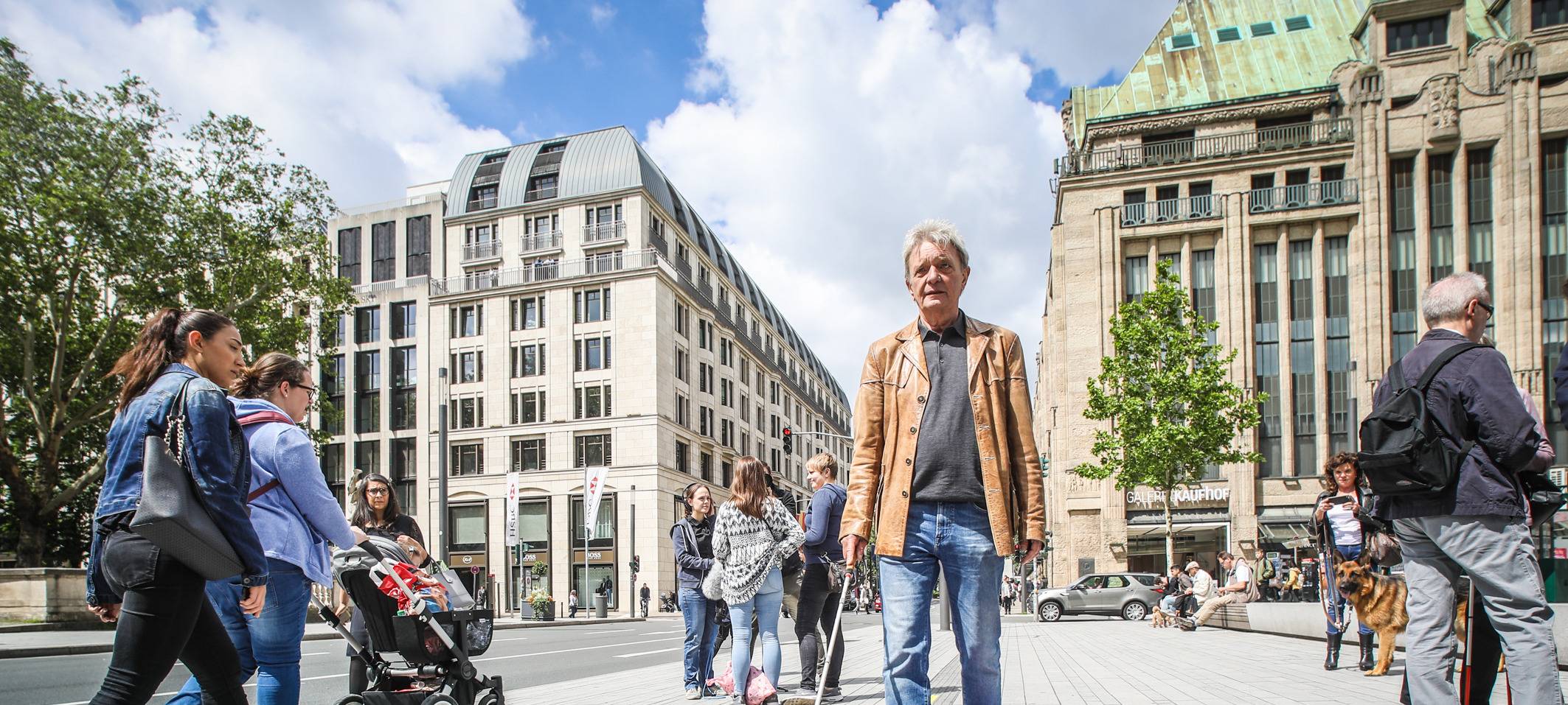 Menschen mit Sehbehinderung fordern Düsseldorf barrierefrei