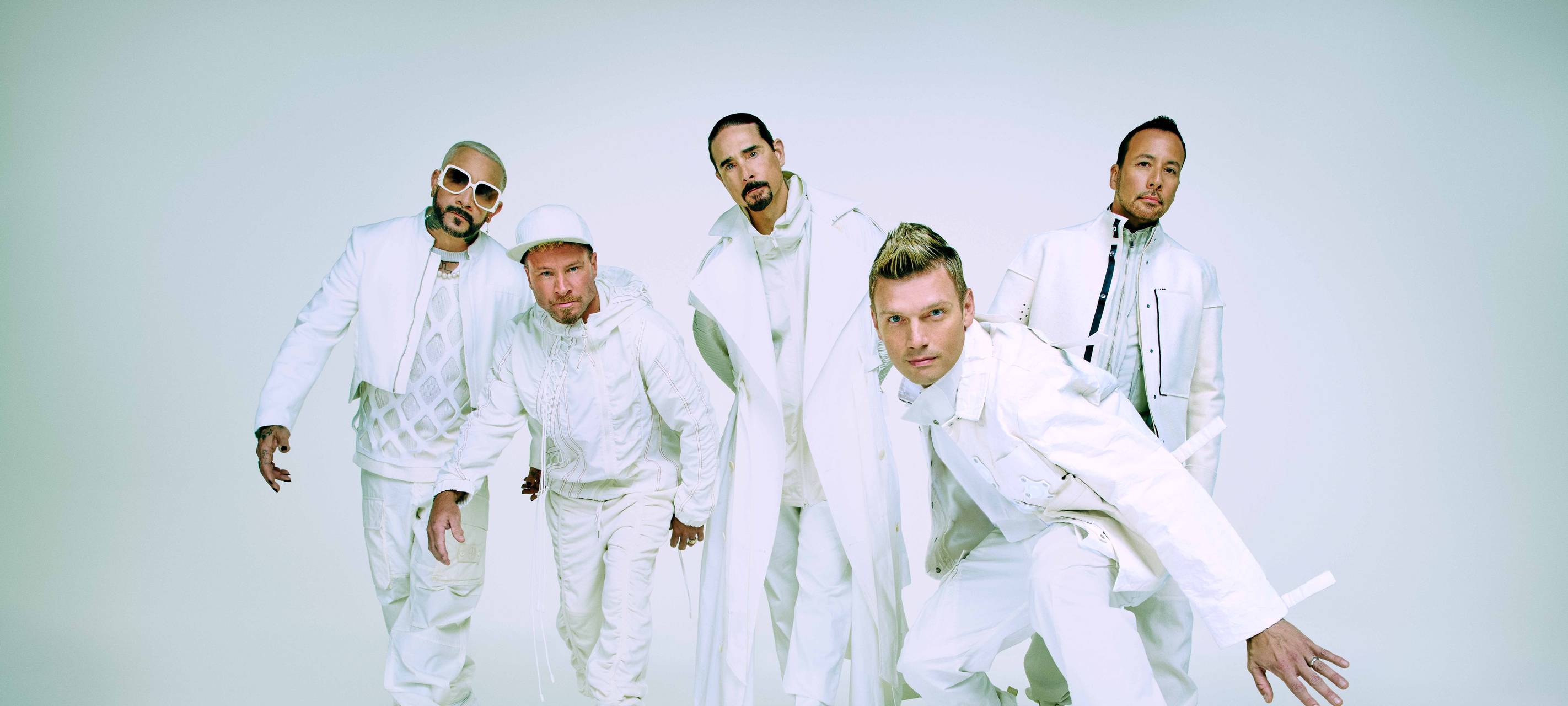 Die Backstreet Boys ganz in Weiß