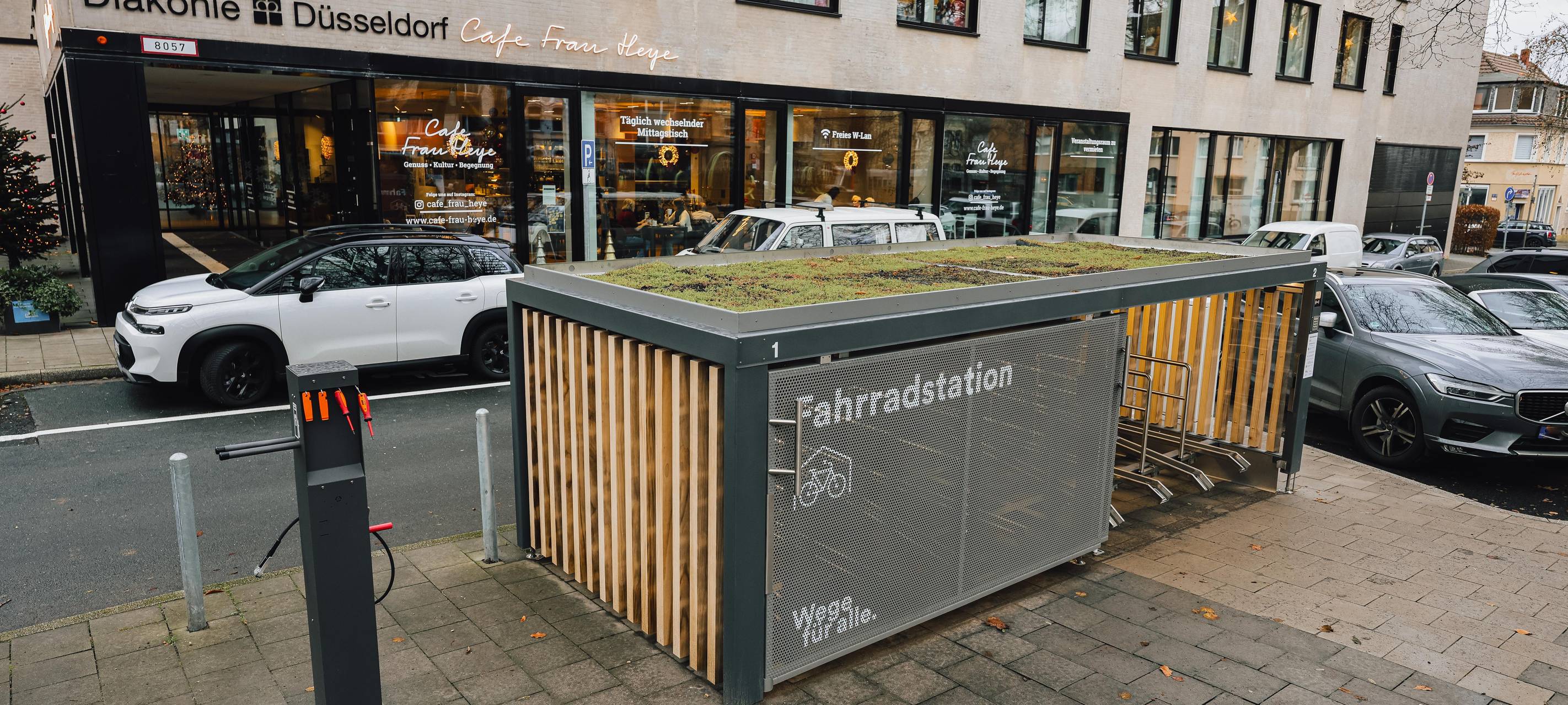 Ein Bild der neuen Mobilitätsstation in Gerresheim - und zwar am Apostelplatz.