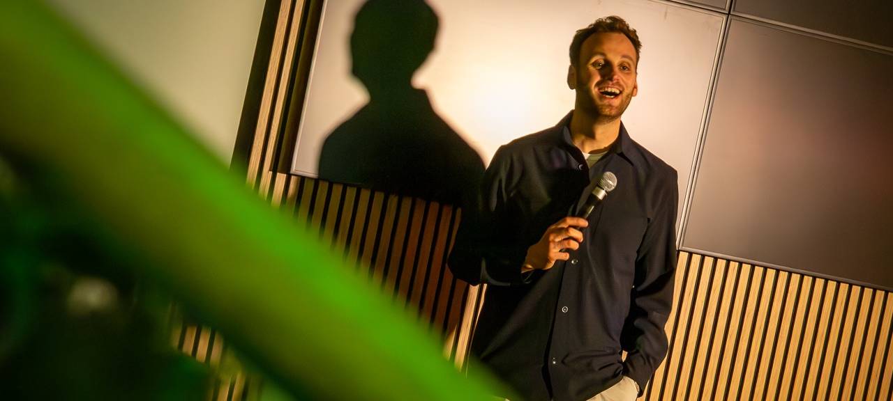 Leon Windscheidt – hautnah: Ein unvergesslicher Abend für Aktion Lichtblicke