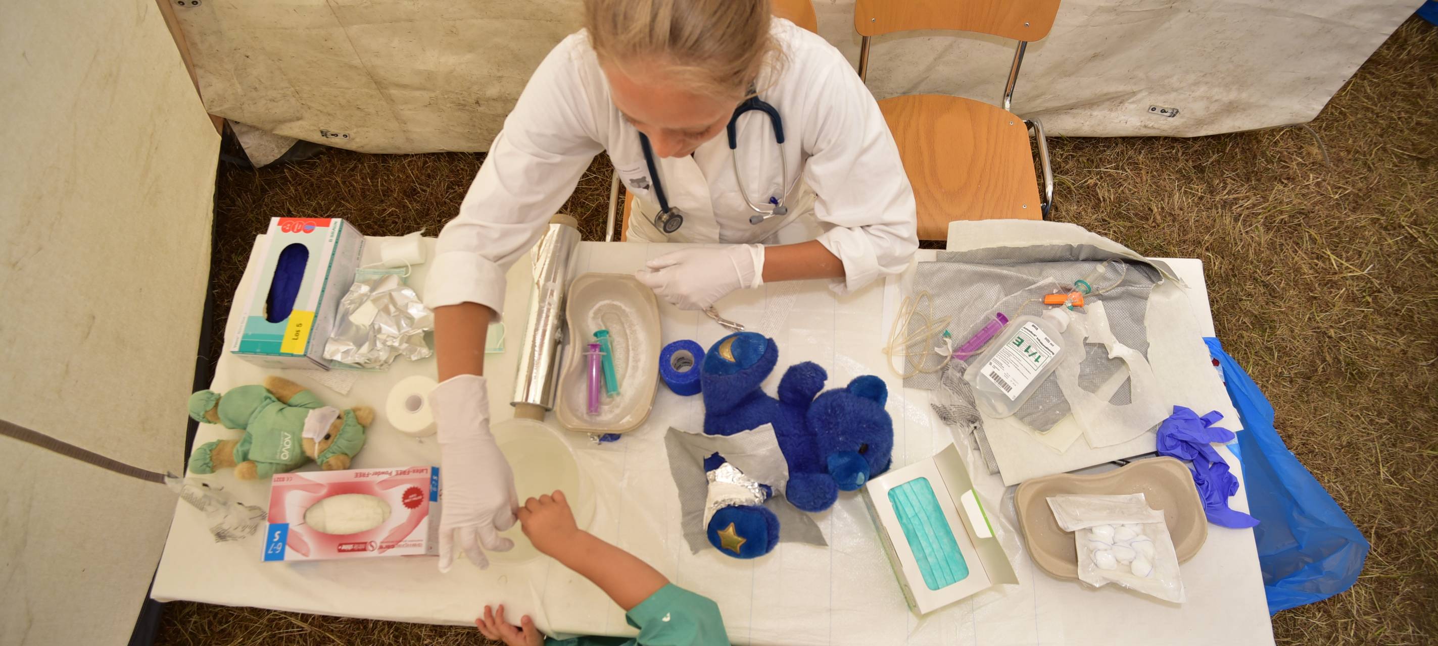 Teddybärkrankenhaus an der Uni