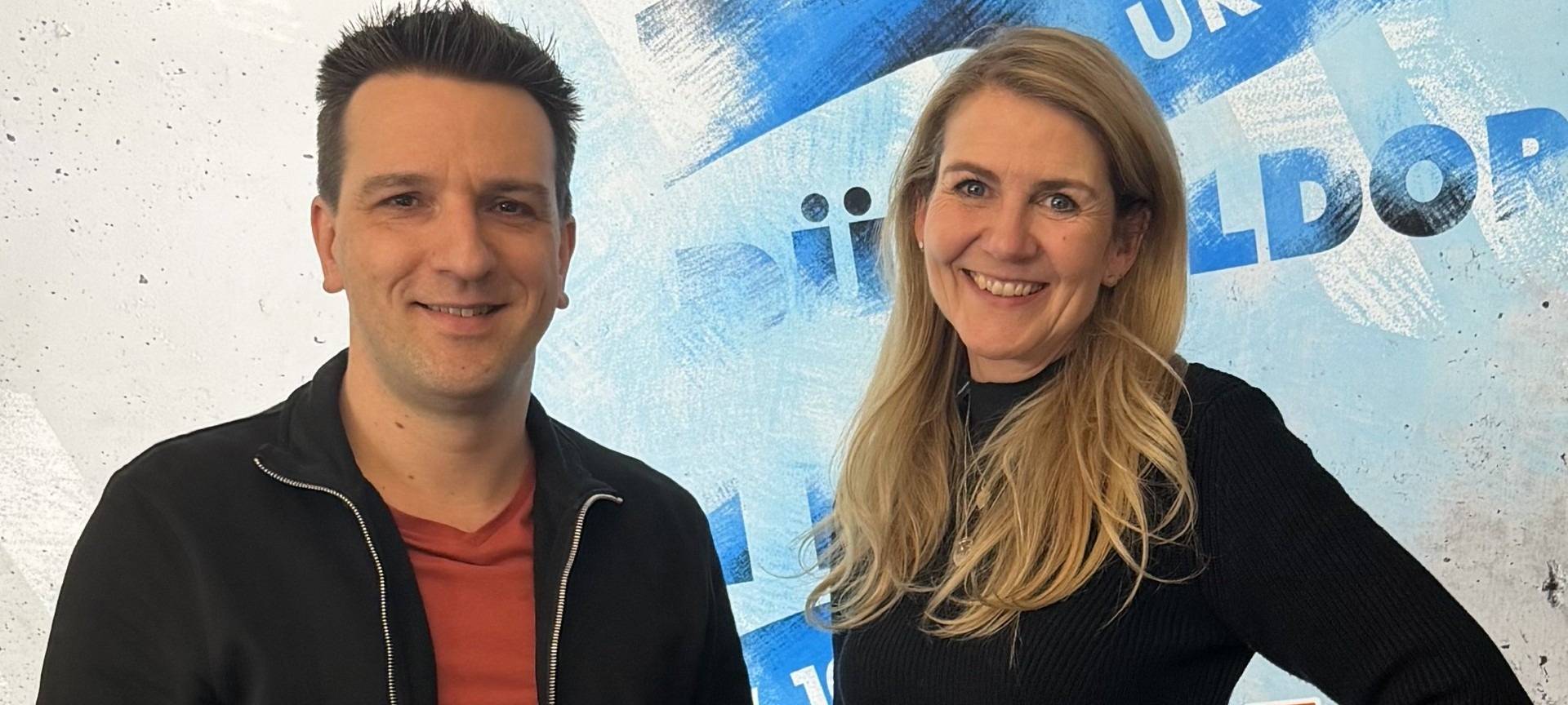 Claudia Monréal, Moderatorin bei Antenne Düsseldorf mit Zauberer Stefan Kretschmann