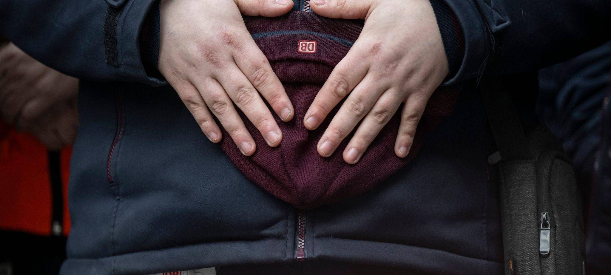 Zugbegleiter stirbt nach Angriff bei Ticketkontrolle