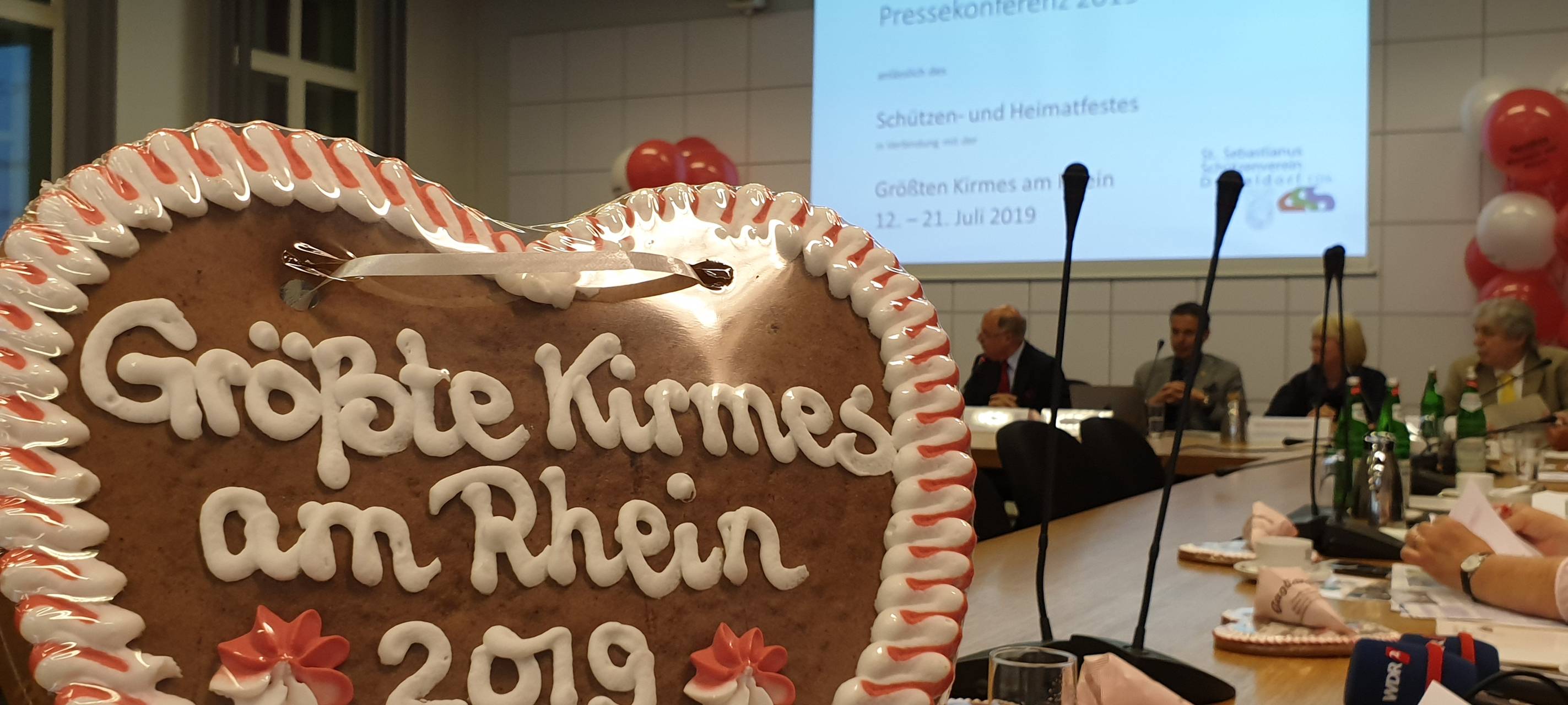 Wenige Wochen bis zur größten Kirmes am Rhein