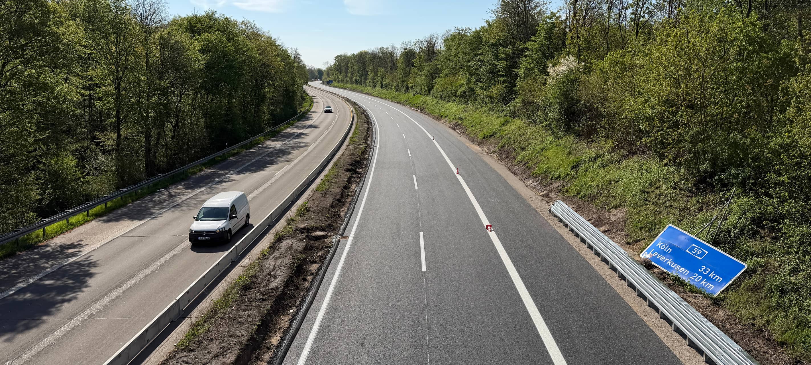 Blick auf die Baustelle der A59 in Fahrtrichtung Monheim zwischen den Anschlussstellen Benrath und Garath. Blickrichtung Garath.