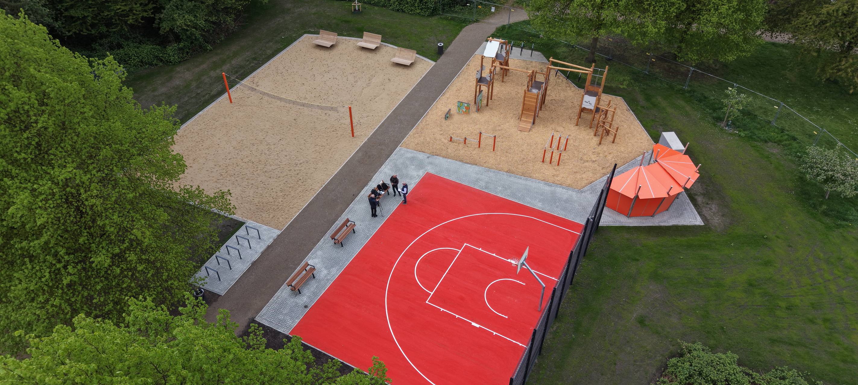 Neue Sportanlage in Gerresheim eröffnet: An der Diepenstraße gibt es jetzt mehr Platz für Bewegung und Freizeit für Menschen jeden Alters.