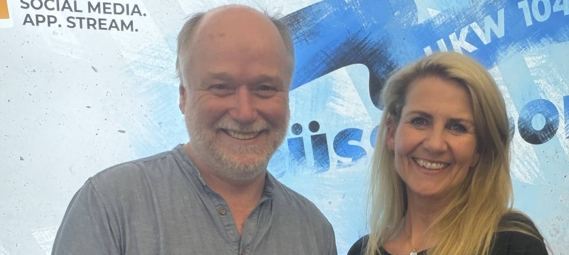 Claudia Monréal, Moderatorin bei Antenne Düsseldorf mit Kabarettist Martin Maier-Bode