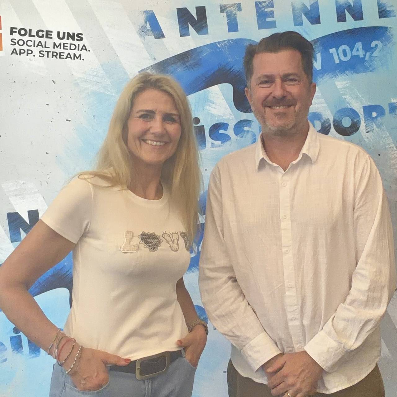 Claudia Monréal, Moderatorin bei Antenne Düsseldorf mit Kicktipp-Gründer Janning Vygen